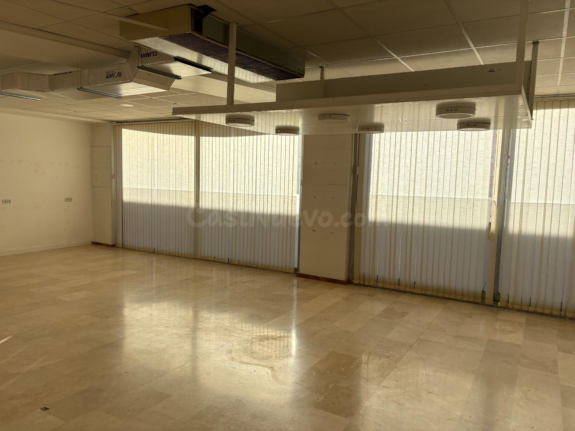 LOCAL COMERCIAL DE 200M2 - foto 4