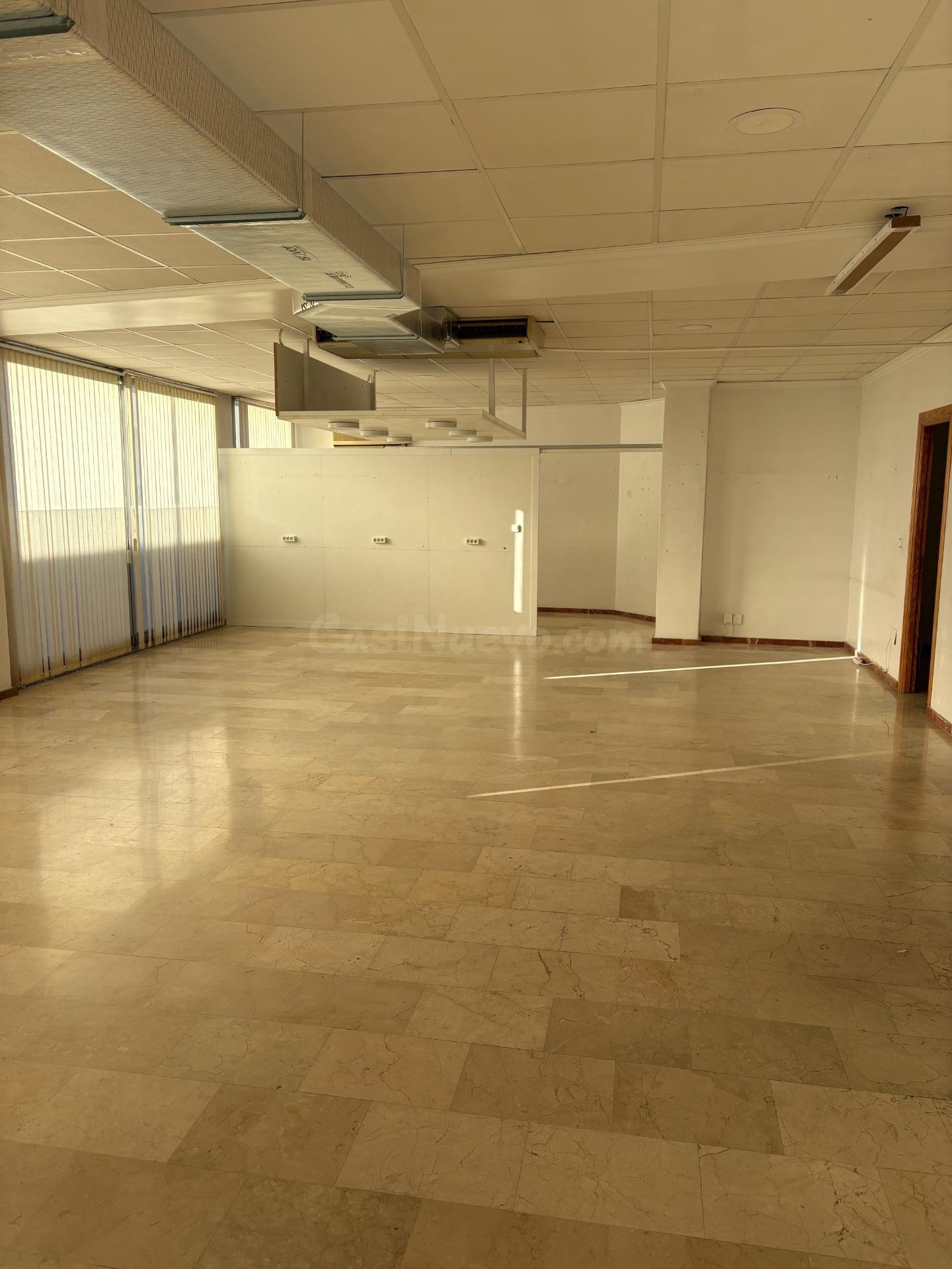 LOCAL COMERCIAL DE 200M2 - foto 5
