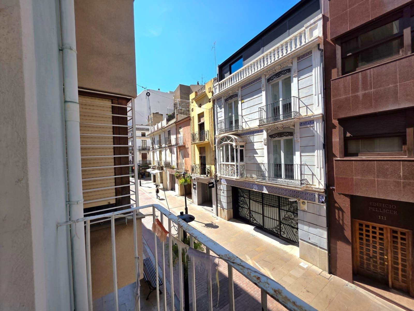 Amplia Casa en el Corazón de Castellón - Oportunidad para Reformar