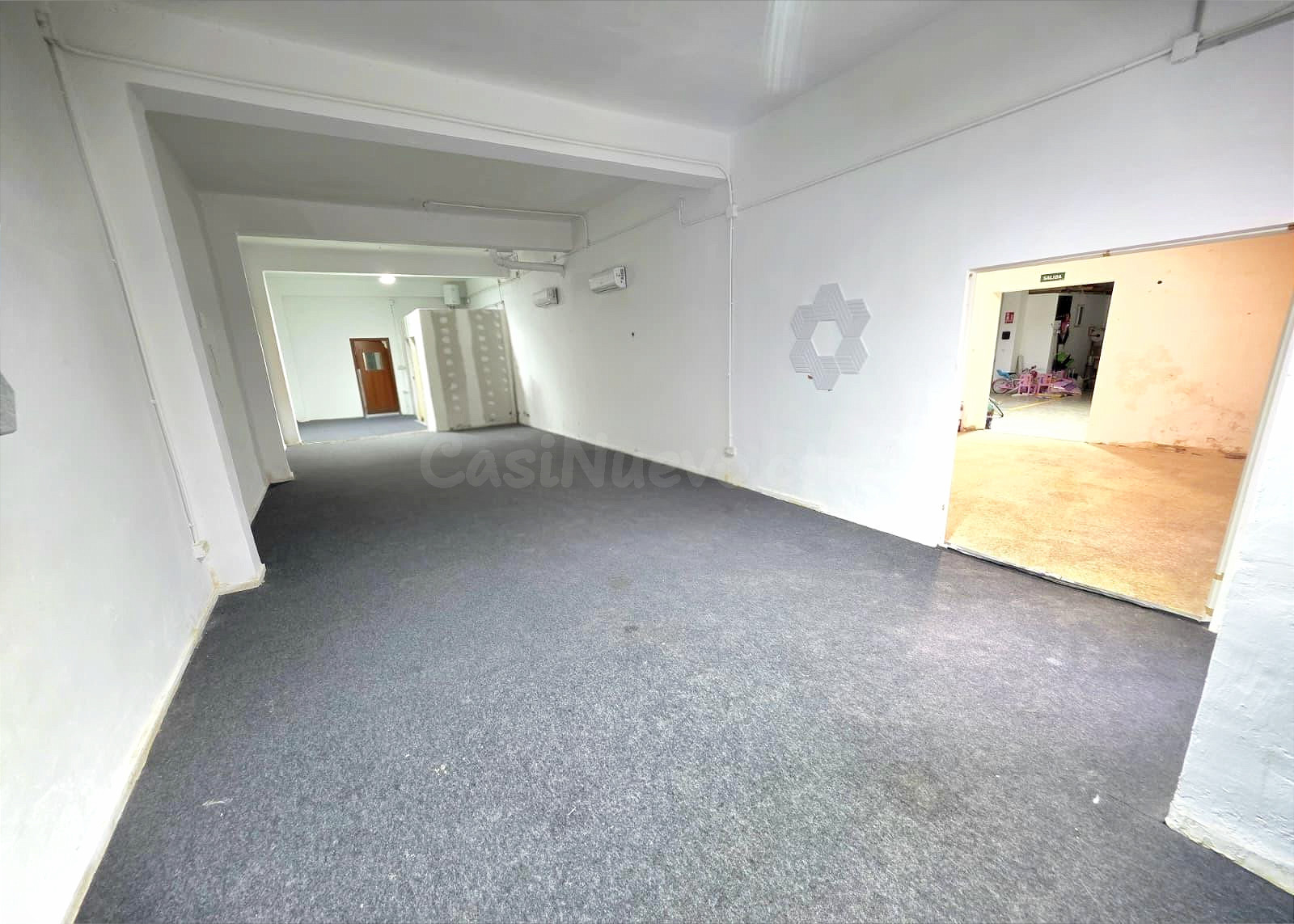 LOCAL COMERCIAL EN VENTA CENTRICO CON MUCHAS POSIBILIDADES