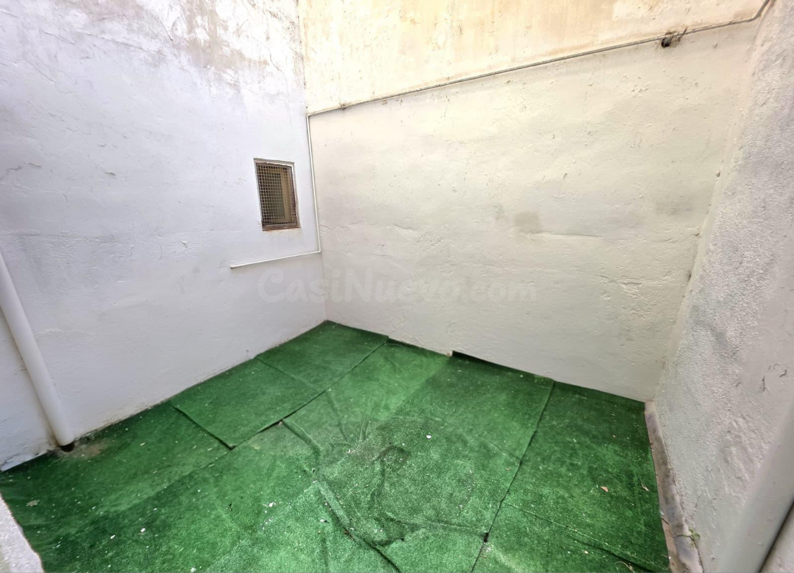 LOCAL COMERCIAL EN VENTA CENTRICO CON MUCHAS POSIBILIDADES - foto 4