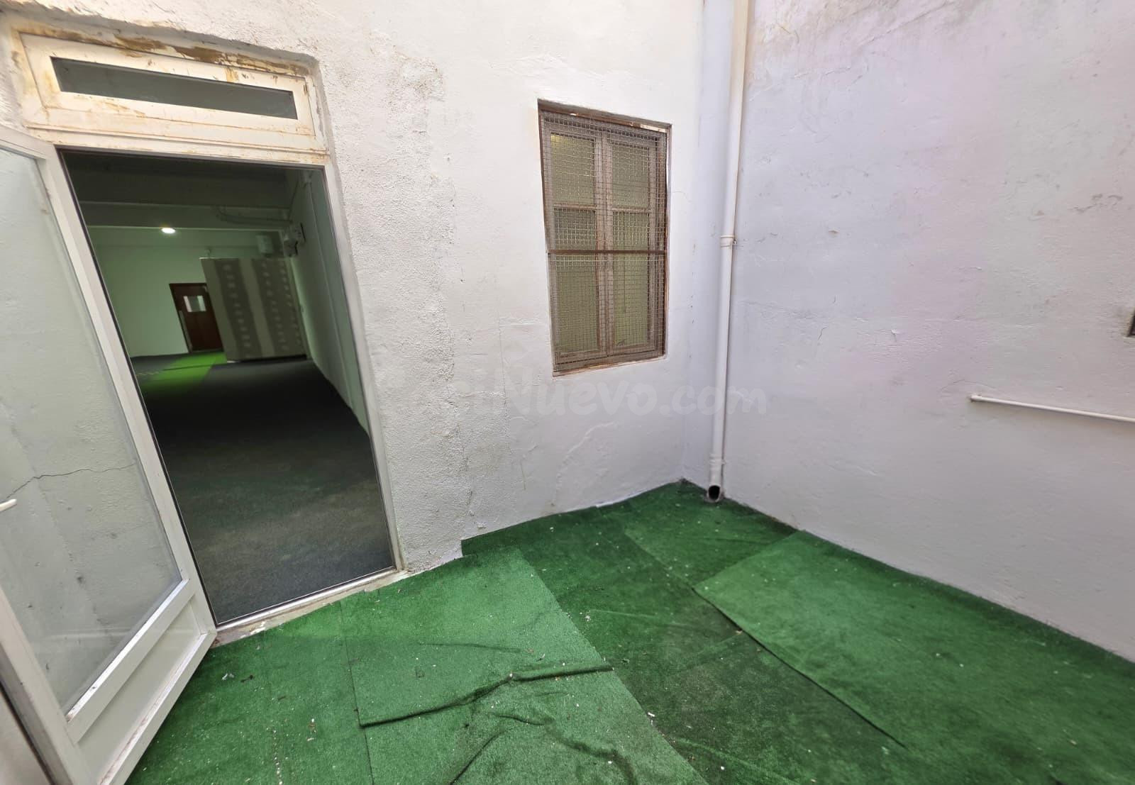 LOCAL COMERCIAL EN VENTA CENTRICO CON MUCHAS POSIBILIDADES - foto 5