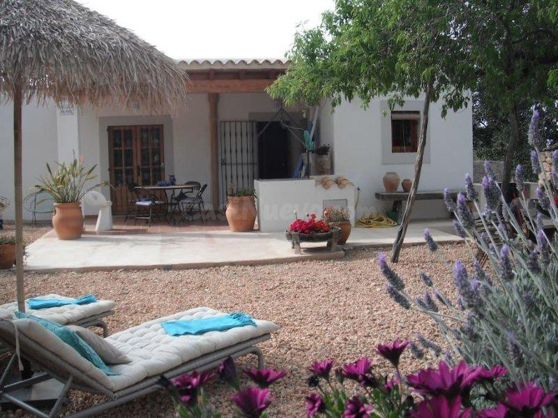 ALQUILAMOS CASA DE CAMPO EN ES CUBELLS - foto 3