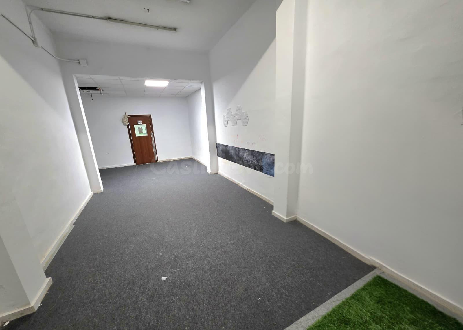 LOCAL COMERCIAL EN ALQUILER CON MUCHAS POSIBILIDADES - foto 5