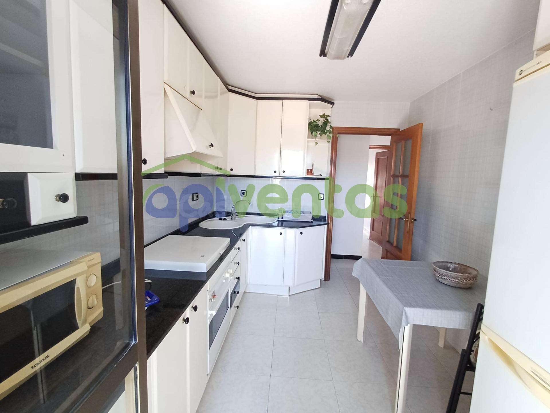 Piso de 4 habitaciones, Aguilas. - foto 4