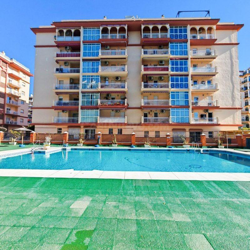 Piso familiar en Los Boliches, Costa del Sol a 300m del Paseo Marítimo con piscina