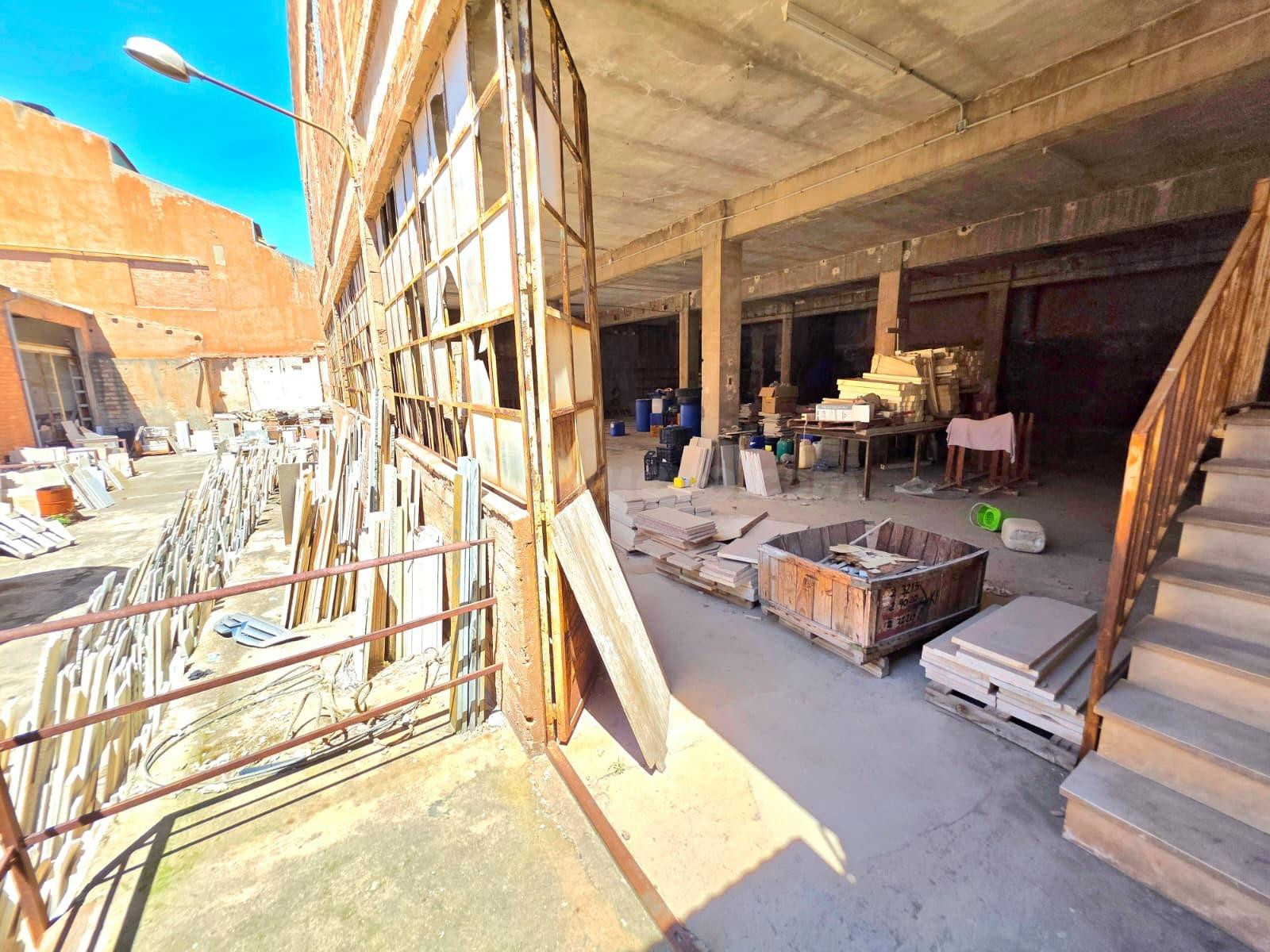 Amplia Nave Industrial en Almazora - Oportunidad Única - foto 5