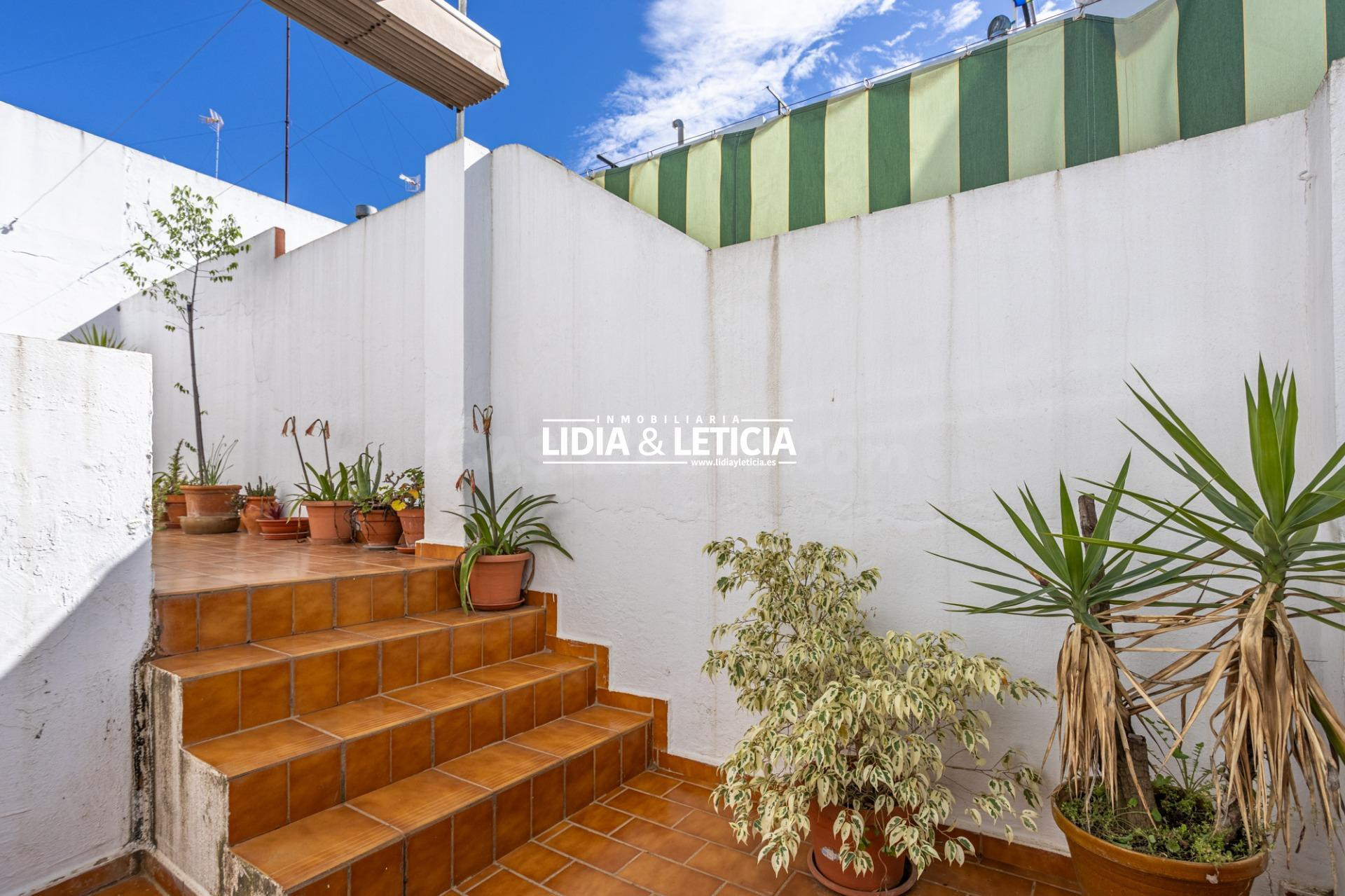 Casa en planta alta con local propio en Zona los toreros, en - foto 5