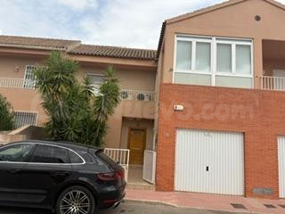DUPLEX CON PISCINA