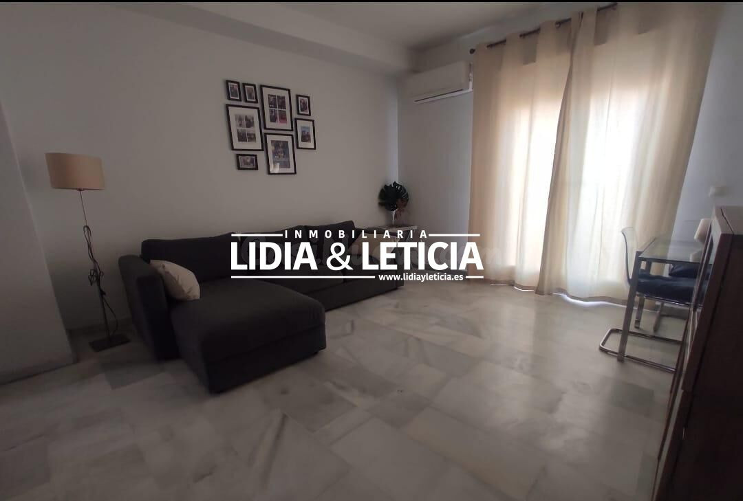 PISO CON TERRAZA PROPIA EN PLENO CENTRO