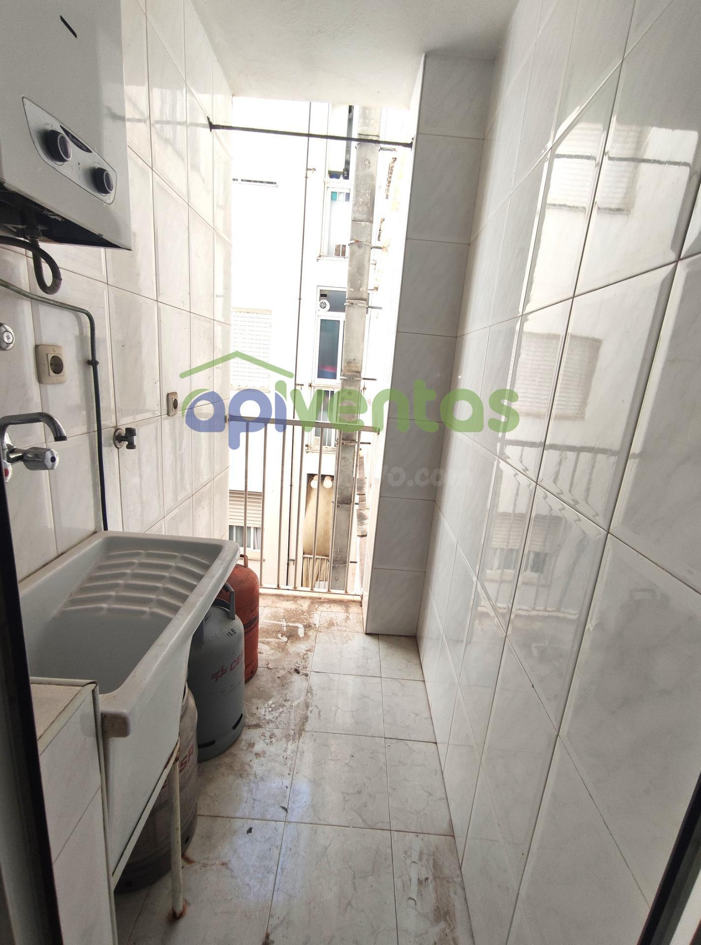 Piso de 4 dormitorios y garaje, zona Avd. Europa. Lorca - foto 4