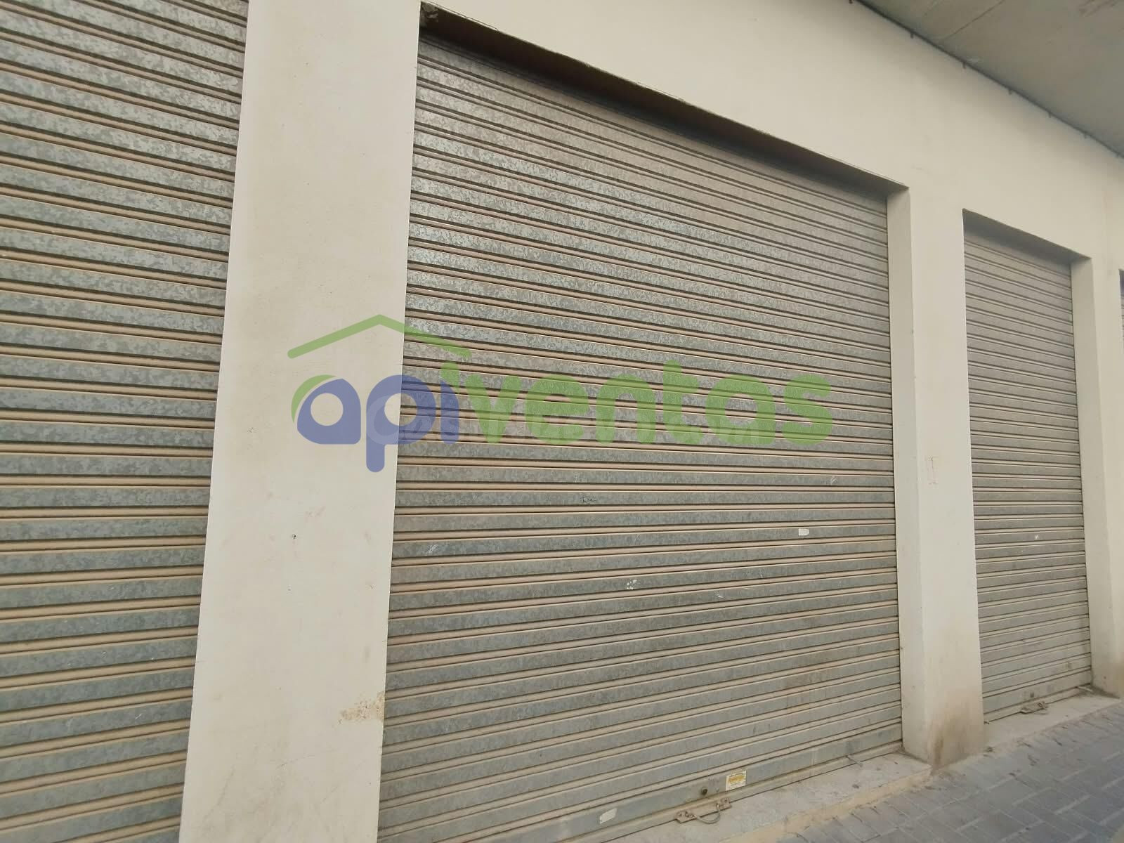 Local de 284 metros a 2 calles - foto 2