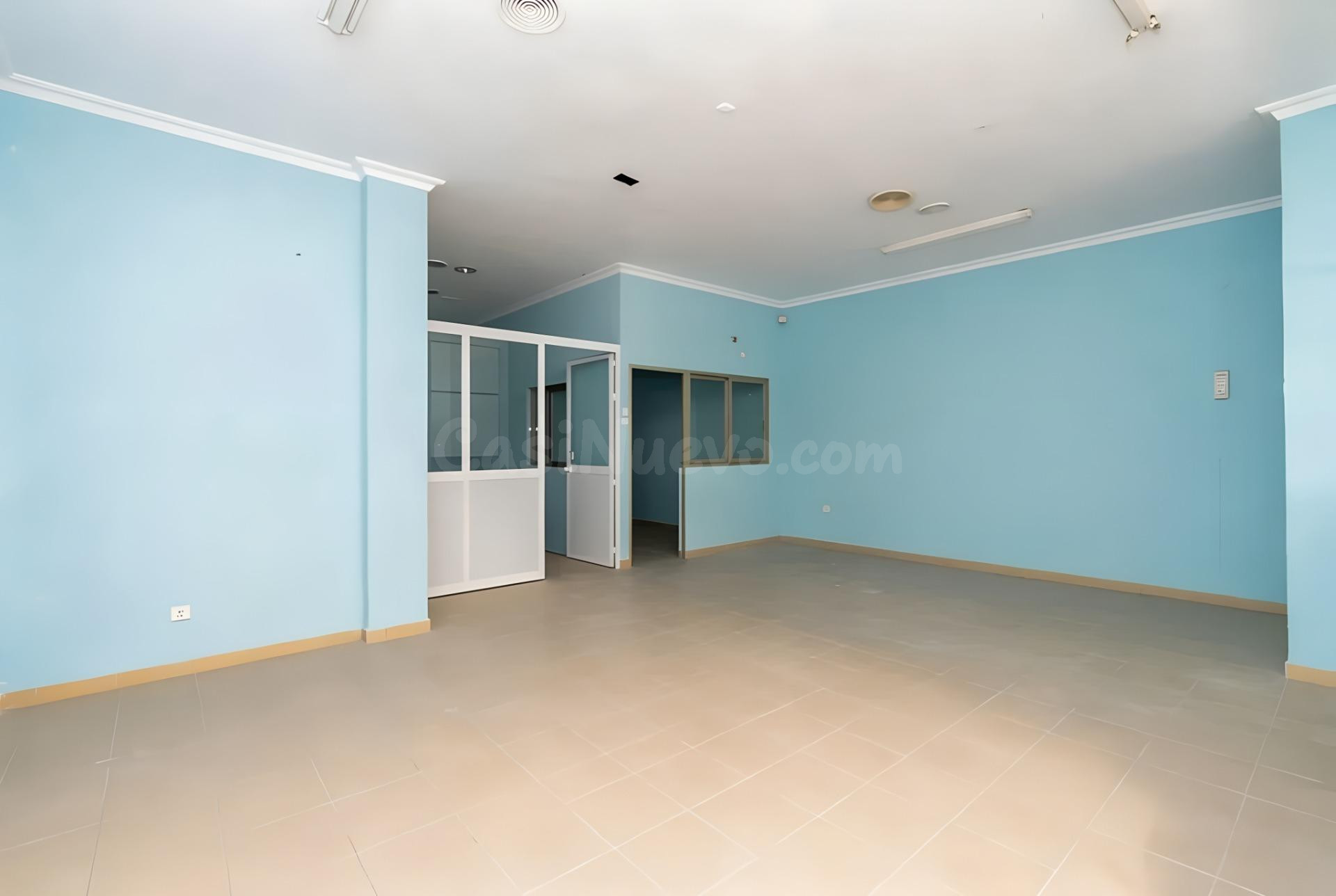 66 m2 con escaparate en zona Cañas, ubicación estratégica pa - foto 5