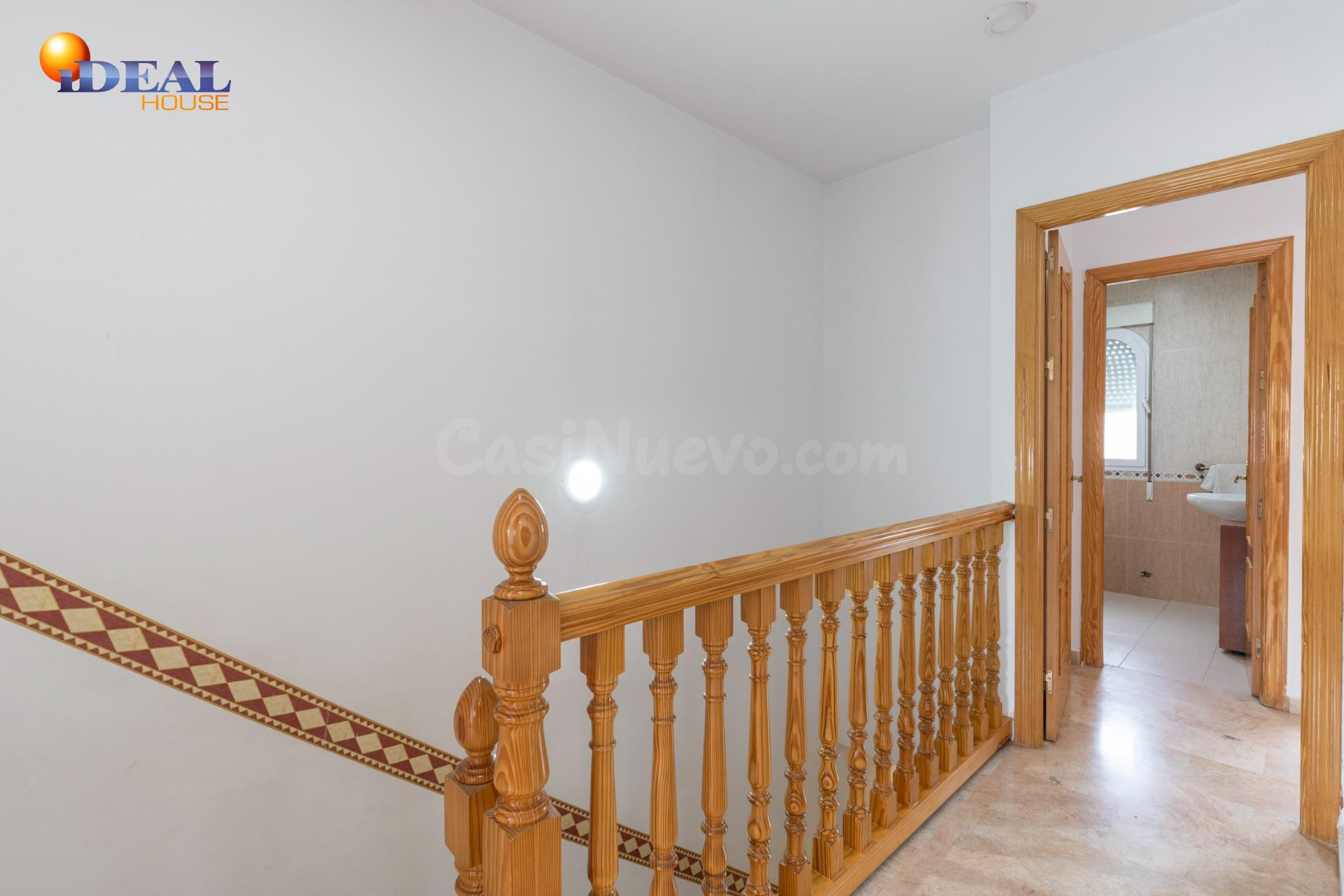 Casa adosada en la entrada de Ogijares - foto 5