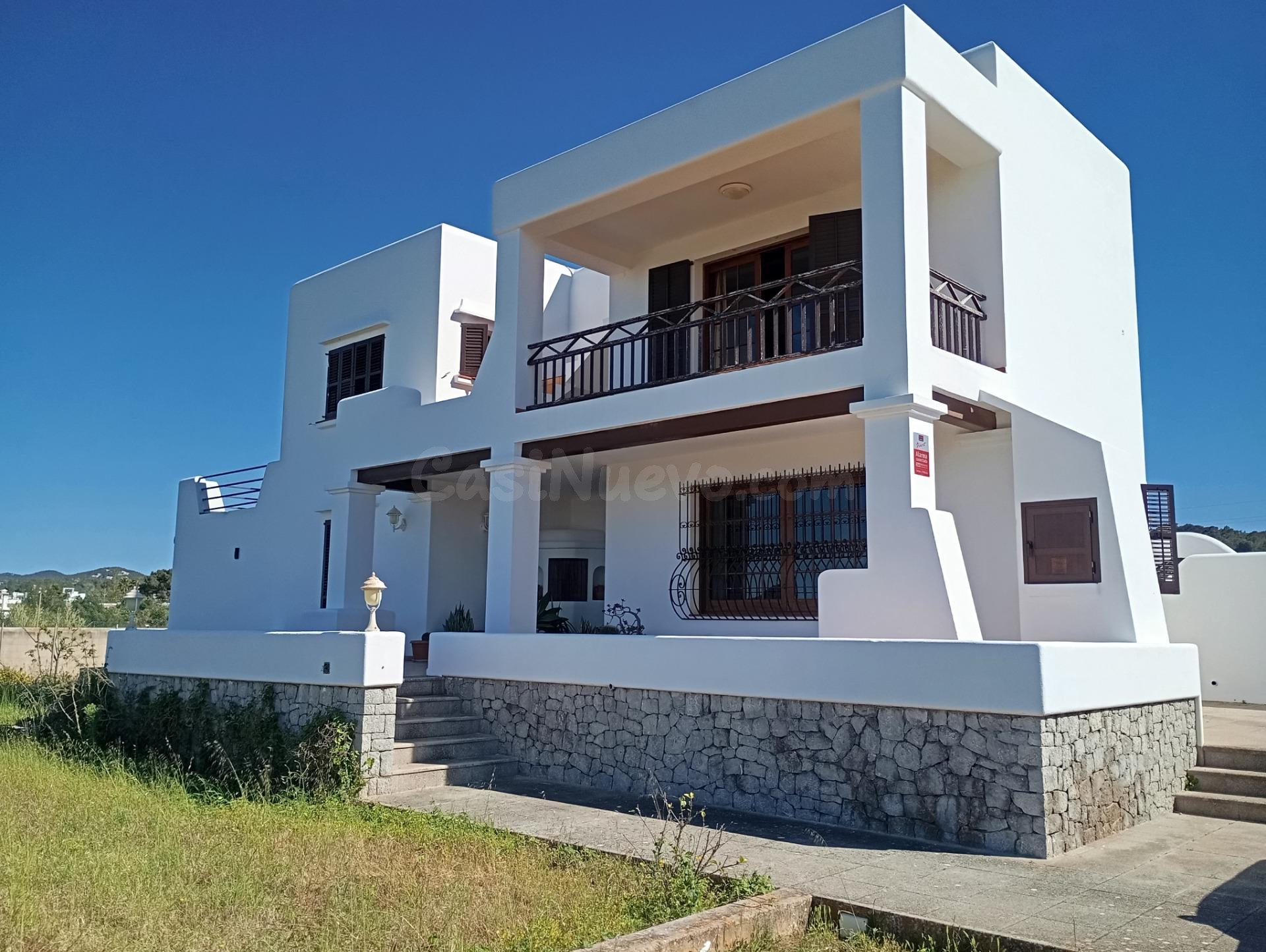 VENDEMOS CHALET CON TERRENO EN SAN AGUSTÍN