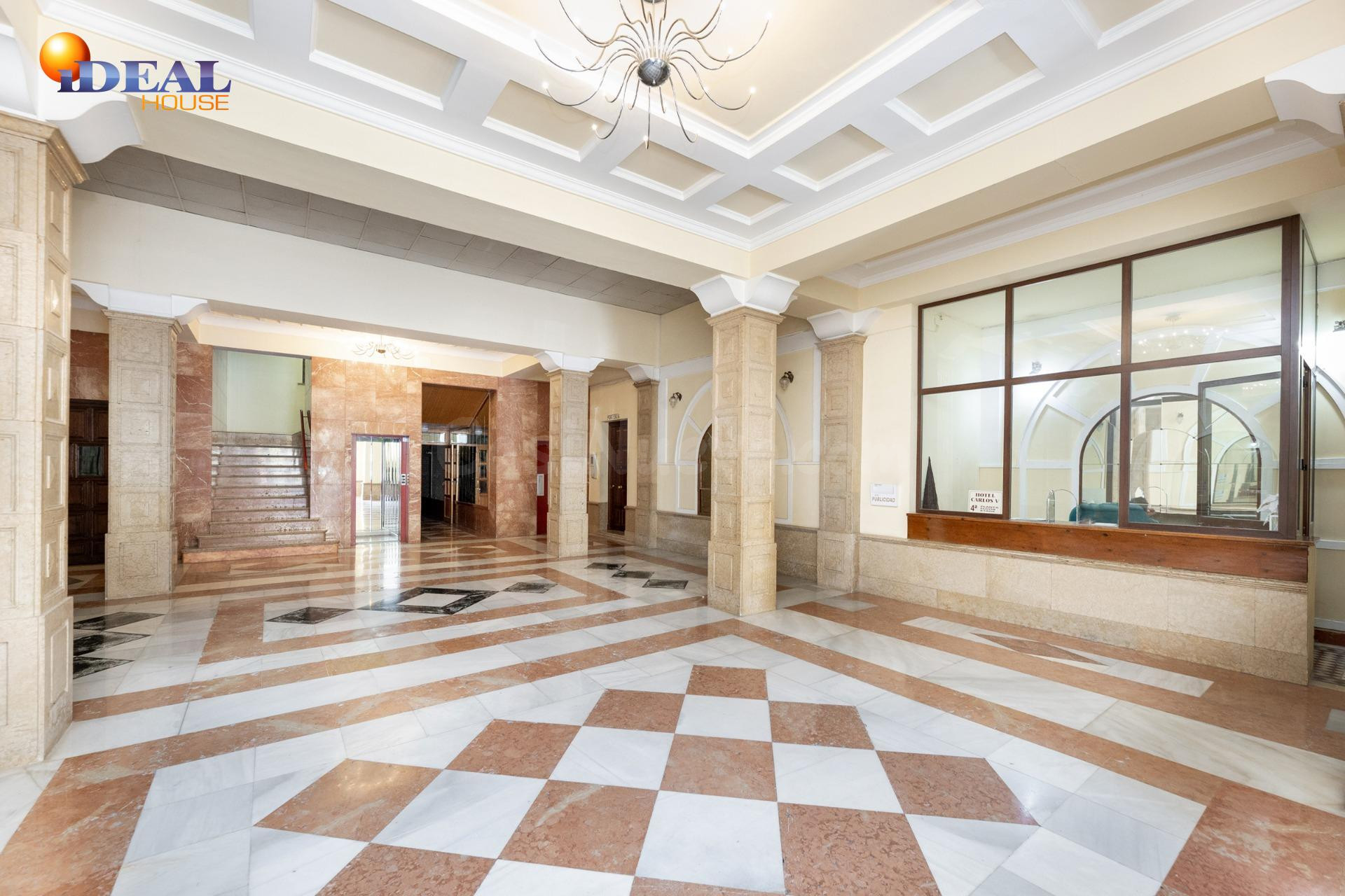 Gran vivienda en Plaza Los Campos - 7 habitaciones - foto 4