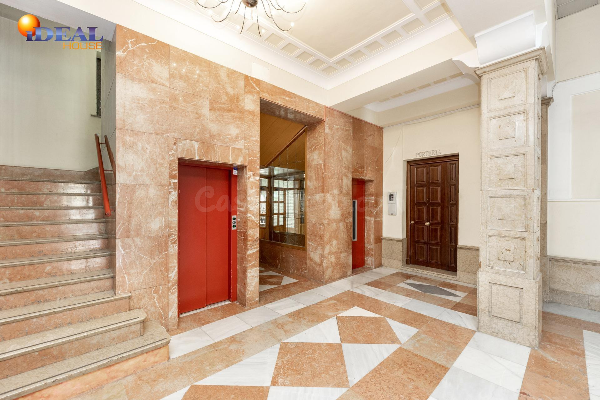 Gran vivienda en Plaza Los Campos - 7 habitaciones - foto 5