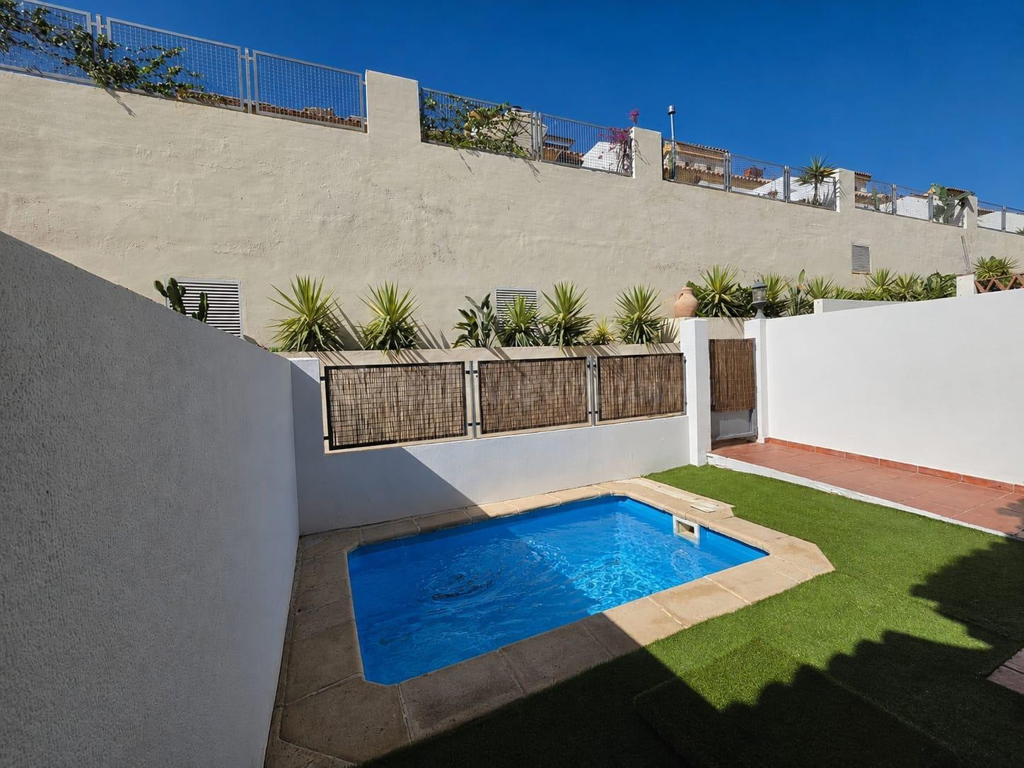 Chalet Adosado con Piscina Privada en Benalmádena | 4 Dormit