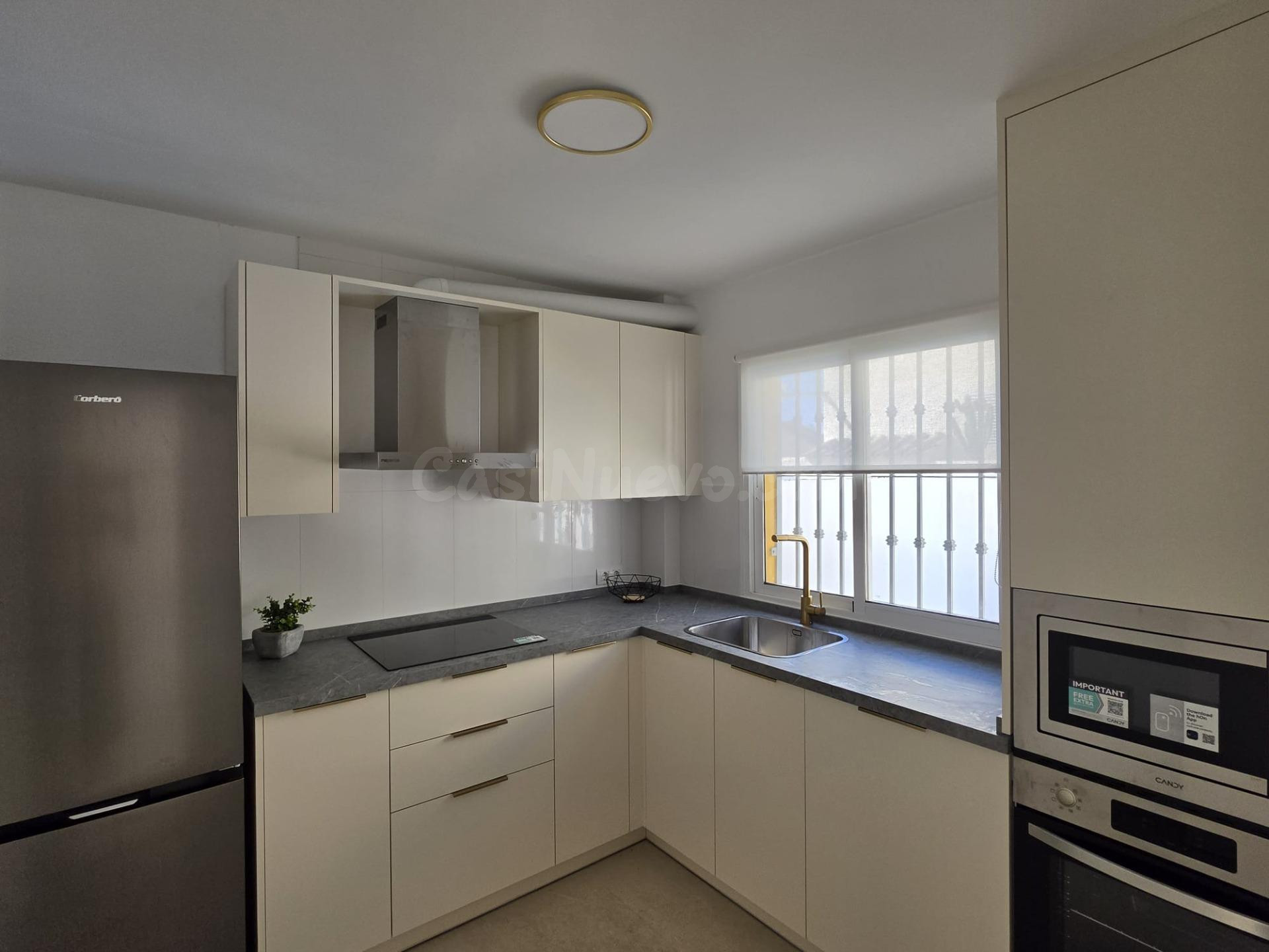 Chalet Adosado con Piscina Privada en Benalmádena | 4 Dormit - foto 2