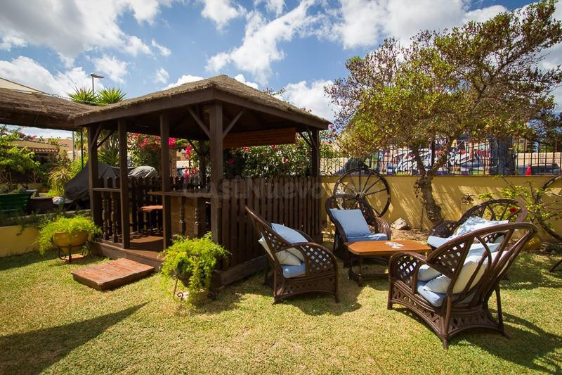 VENDEMOS 2 APARTAMENTOS CON LOCAL COMERCIAL.