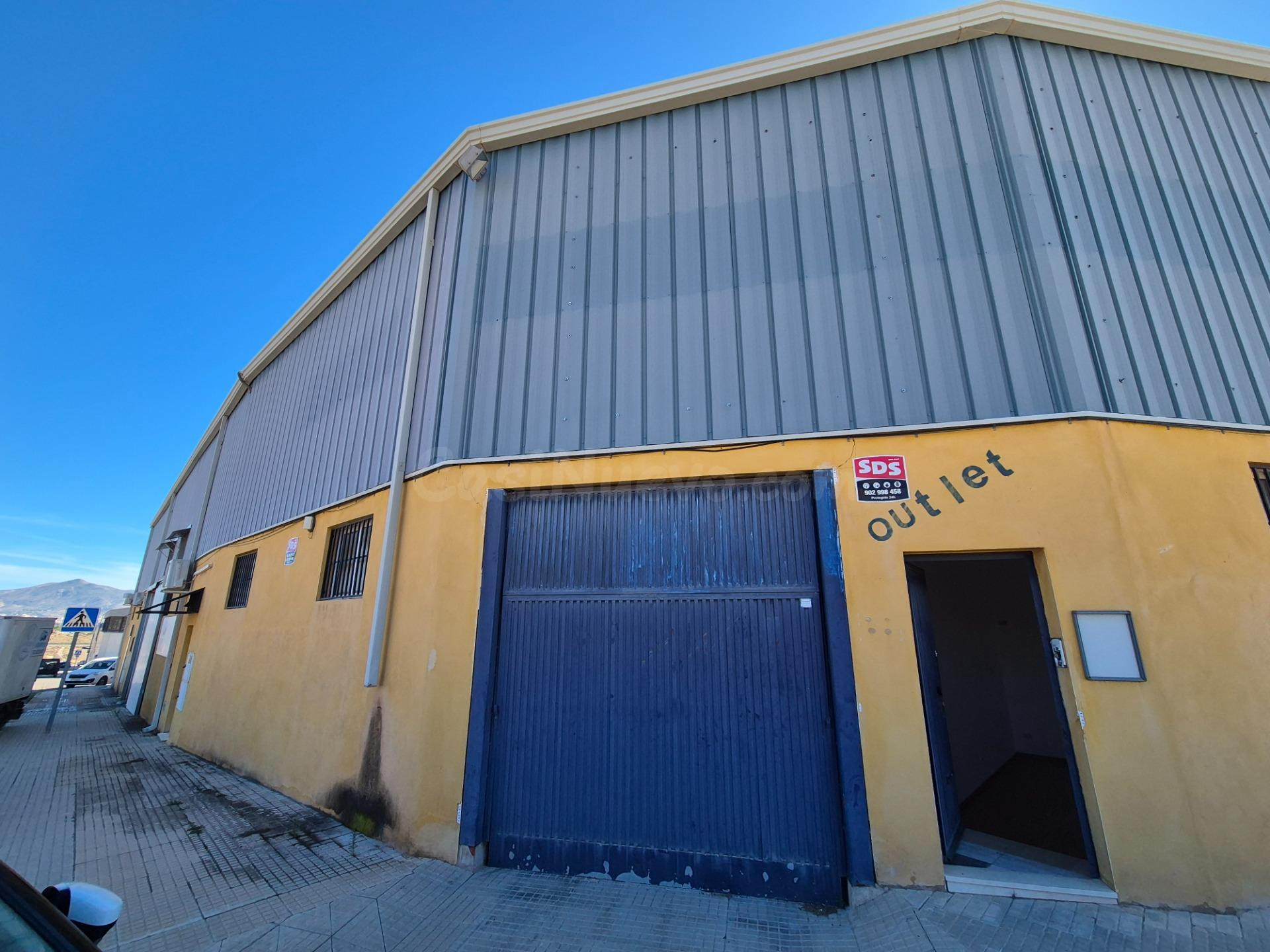 SE VENDE O ALQUILA NAVE INDUSTRIAL EN MONÓVAR