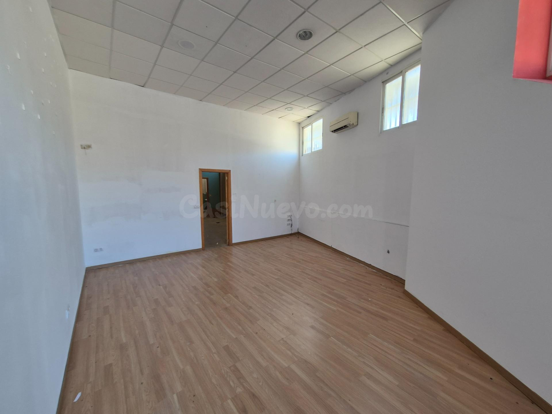 SE VENDE O ALQUILA NAVE INDUSTRIAL EN MONÓVAR - foto 5