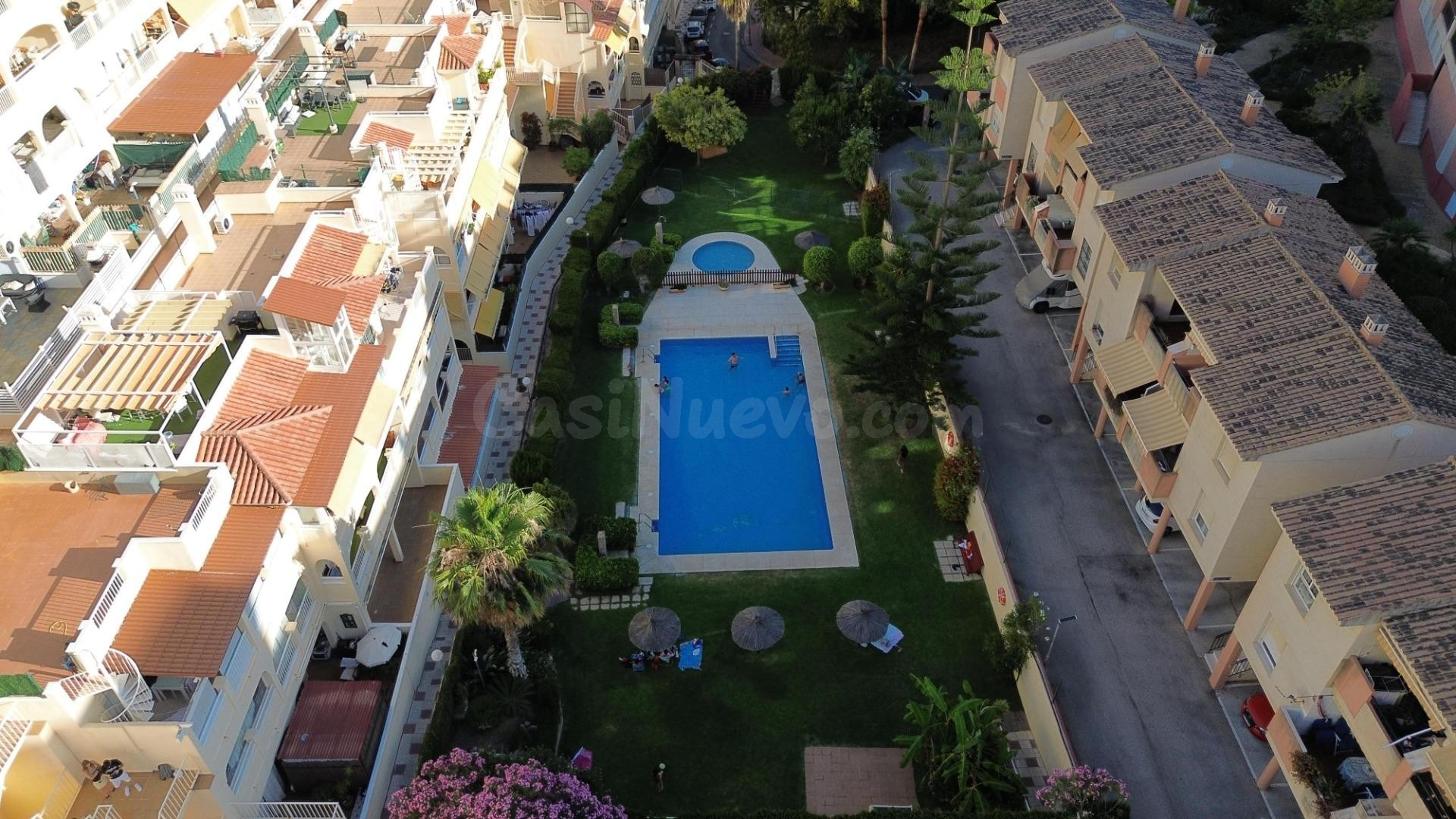 Piso con terraza, garaje y trastero en Torrequebrada, Benalm - foto 5
