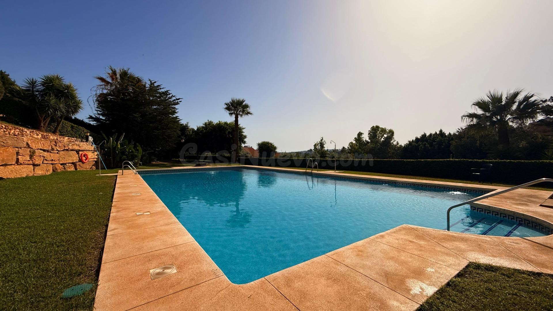 Piso en venta en Los Pacos, Fuengirola | 2 dormitorios, terr - foto 4