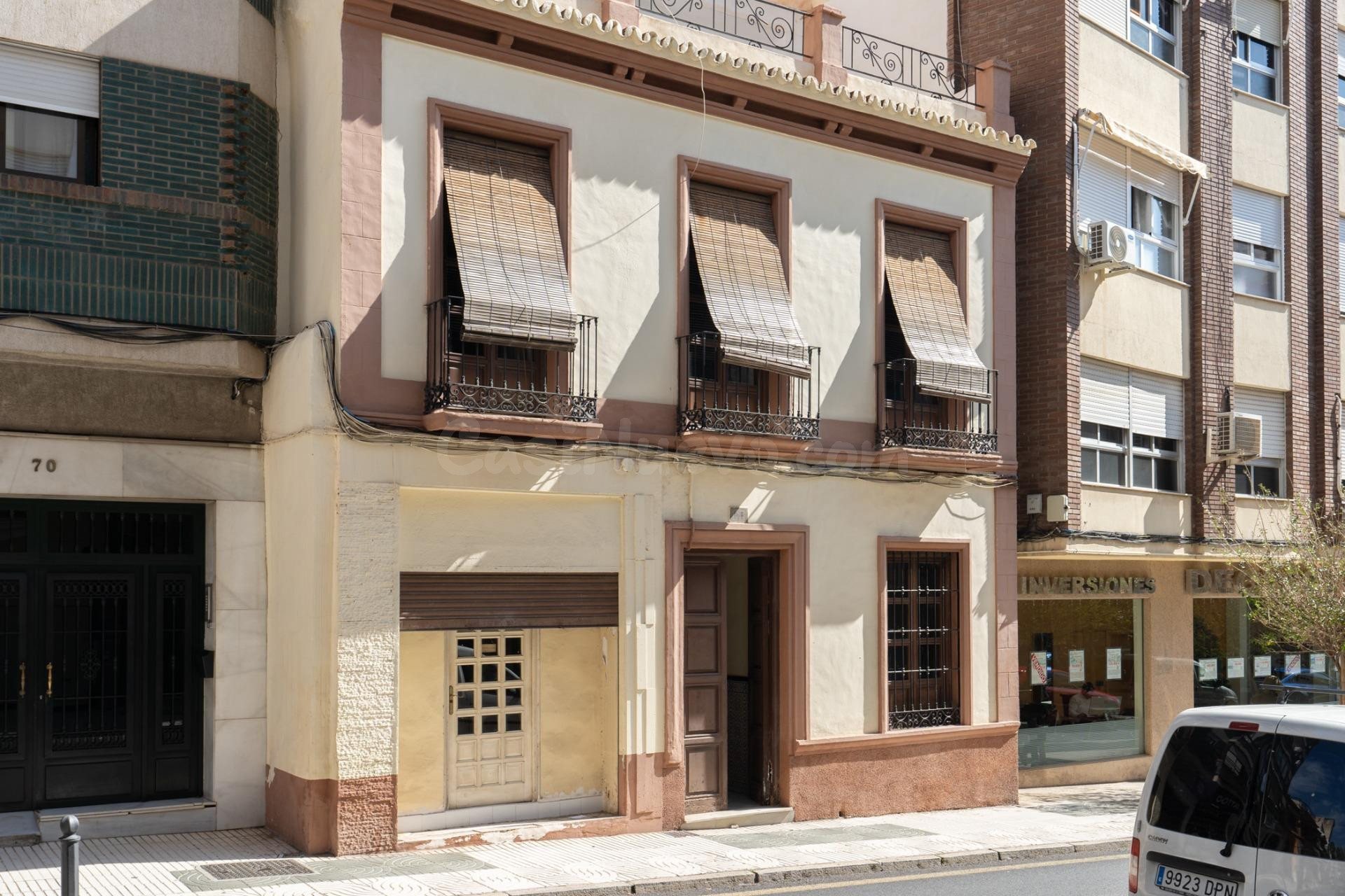 ️ Gran casa señorial de 1944 en pleno centro de Motril – Ide - foto 3