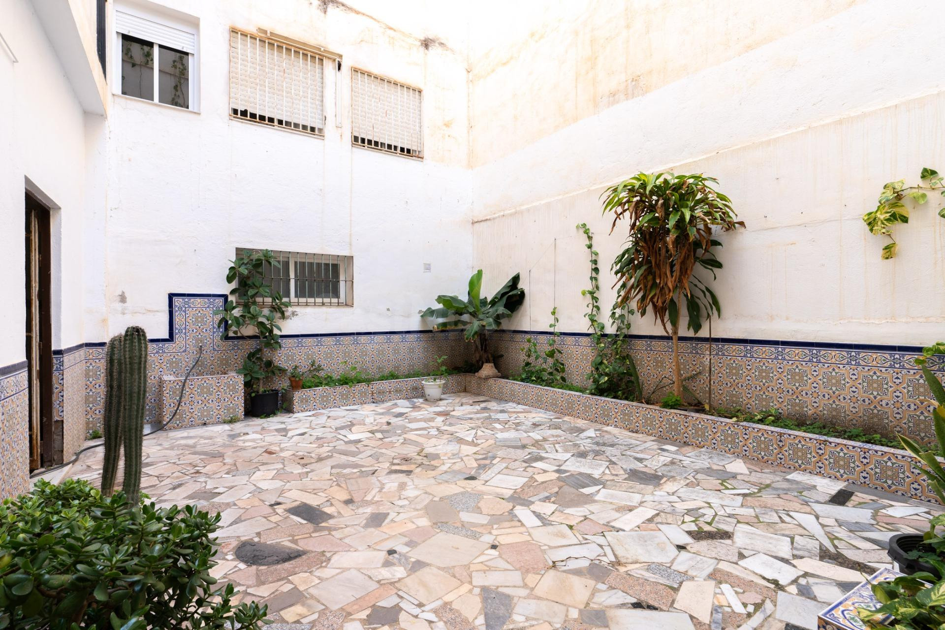 ️ Gran casa señorial de 1944 en pleno centro de Motril – Ide - foto 4