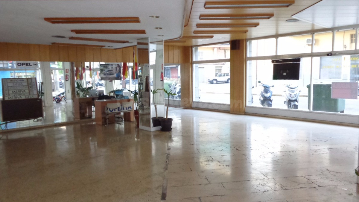 ALQUILER DE LOCAL COMERCIAL - foto 4