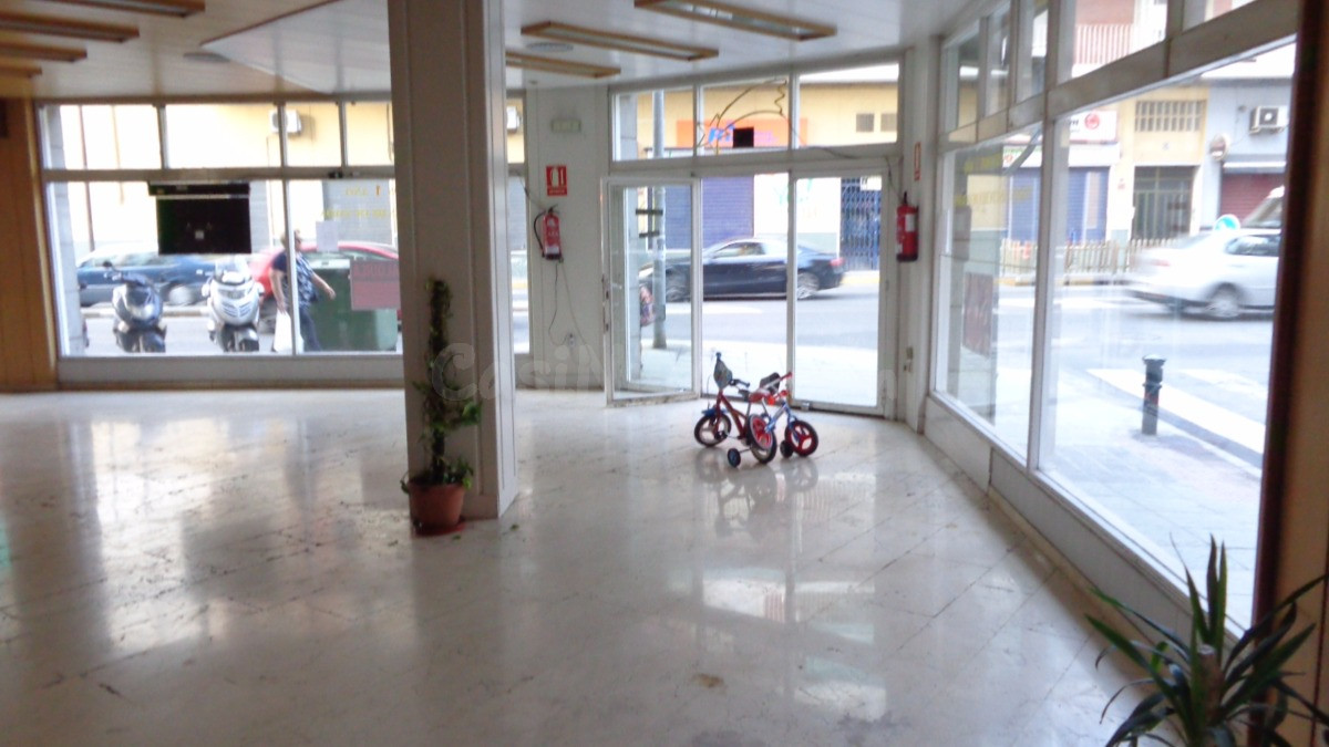 ALQUILER DE LOCAL COMERCIAL - foto 5
