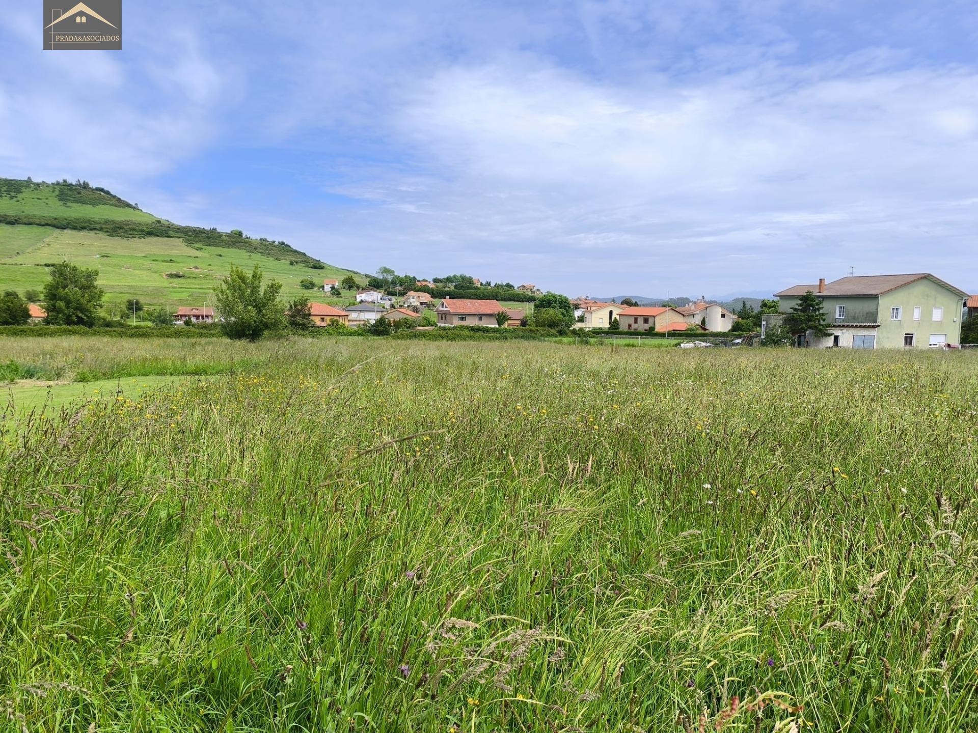 PARCELA URBANA DE 1.518M2 EN VISPIERES (SANTILLANA DEL MAR)