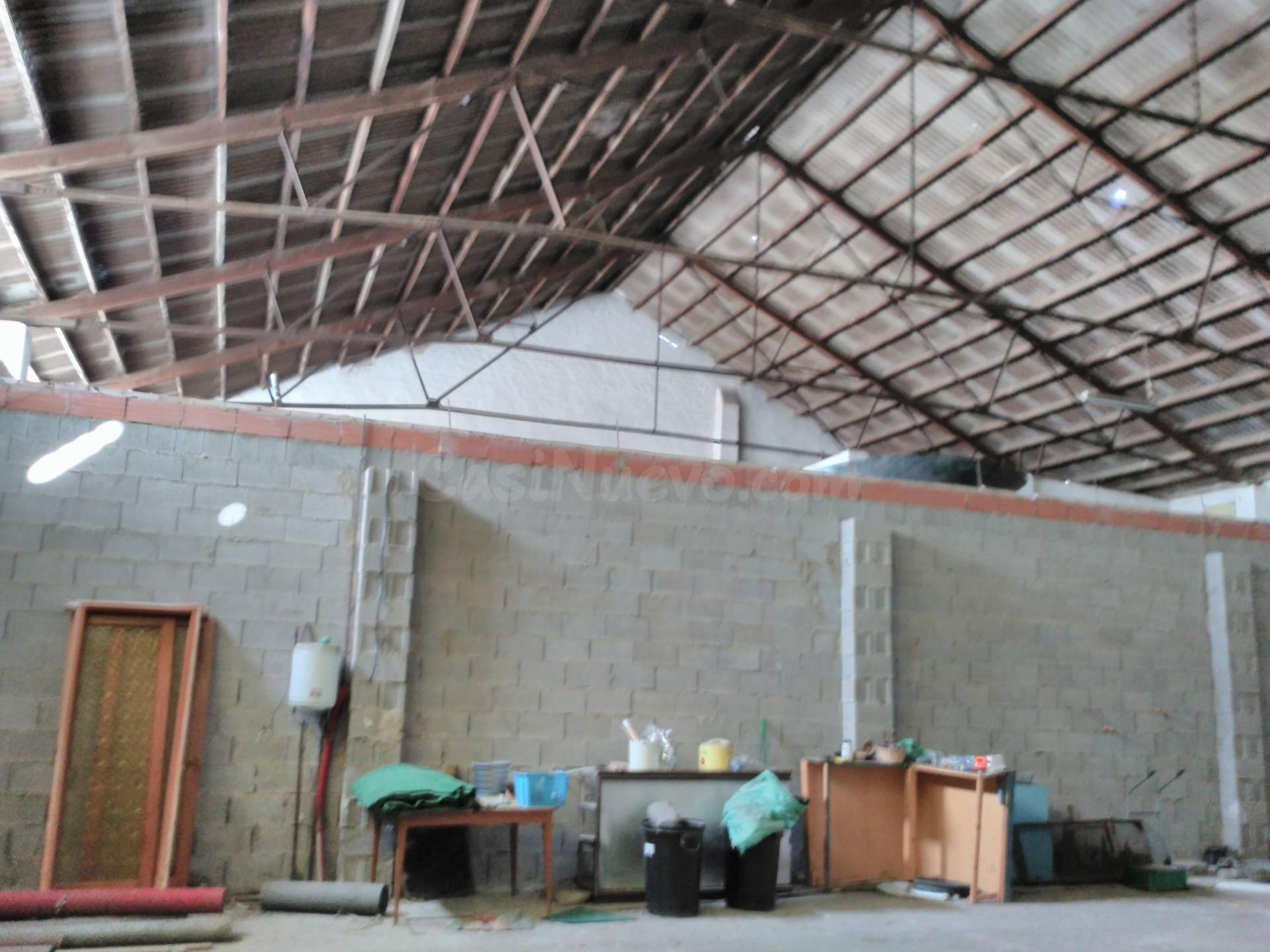 Amplia Nave Industrial en Ubicación Estratégica - foto 2