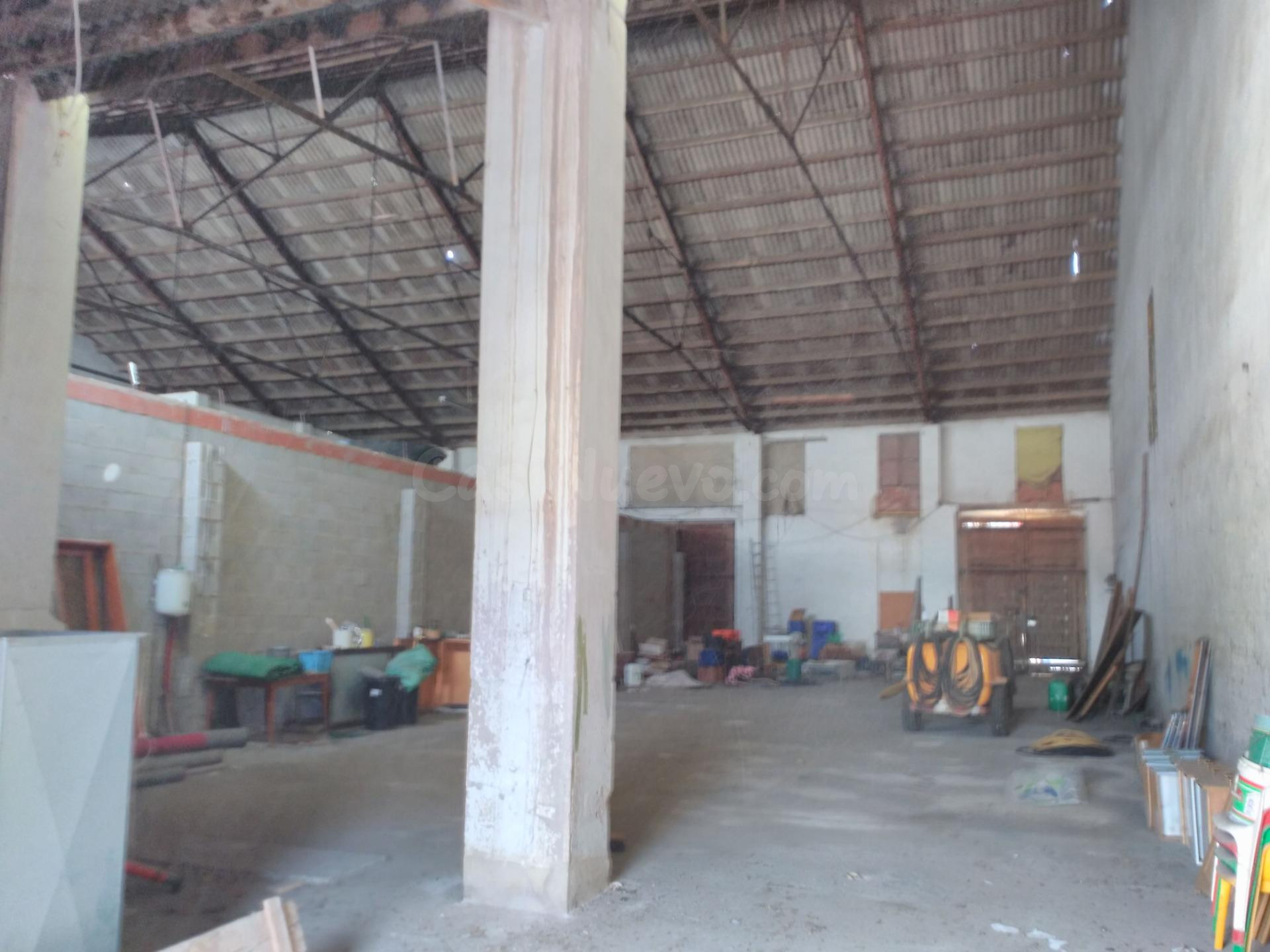 Amplia Nave Industrial en Ubicación Estratégica - foto 3