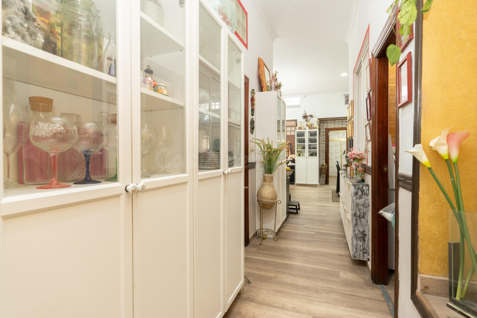 Exclusiva vivienda de grandes dimensiones en Huerto Capitán - foto 5