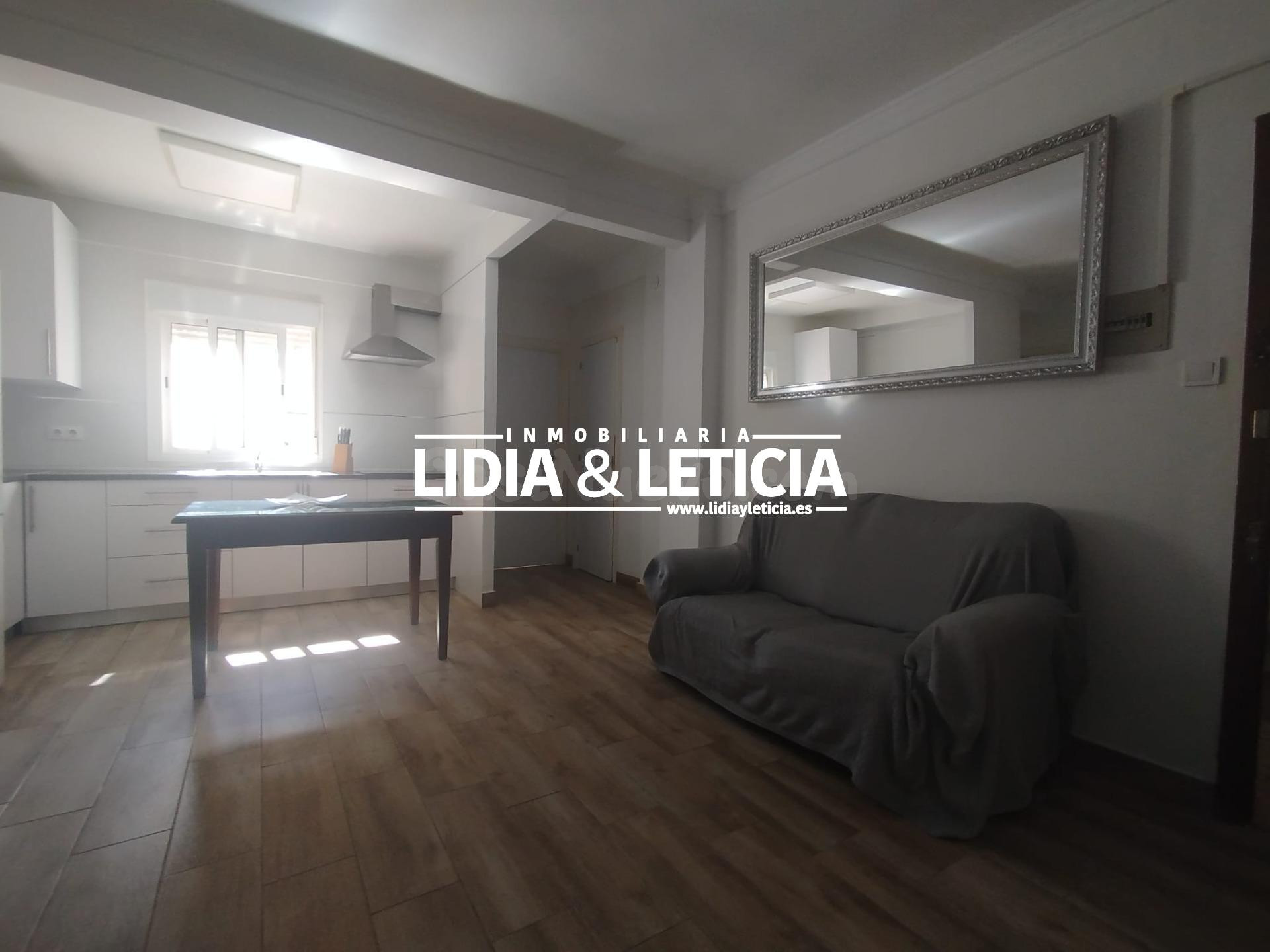 Acogedor piso en Zona centro, en Alcalá de Guadaira - foto 4