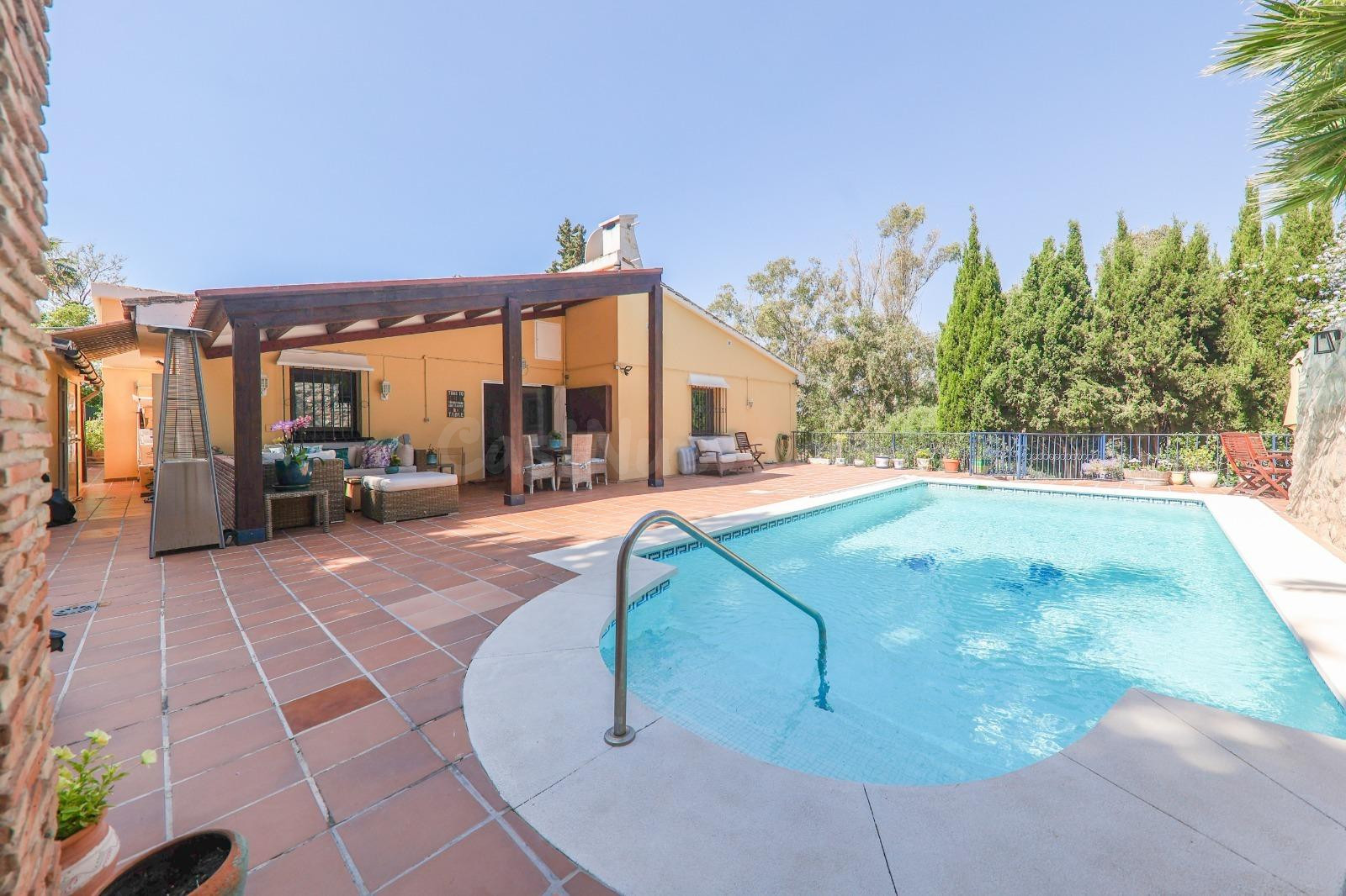 Chalet independiente con piscina privada en La Sierrezuela, 