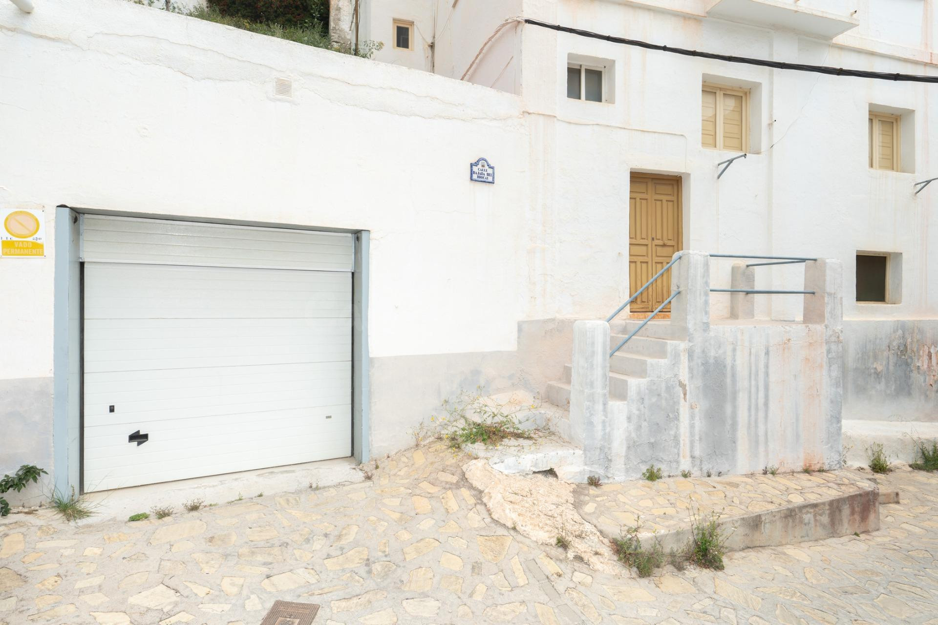 Venta de casa con COCHERA en el precioso pueblo de Salobreña - foto 2