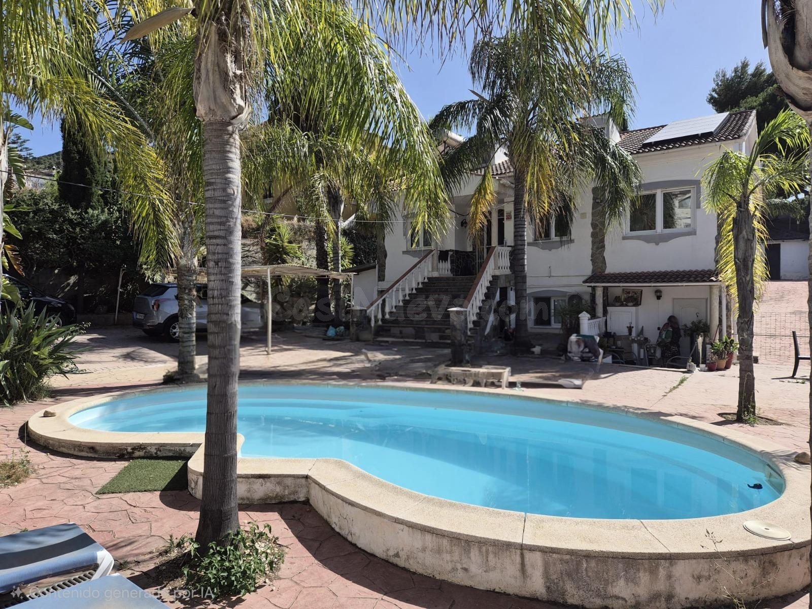 Chalet independiente con 3 viviendas, piscina y vistas al ma