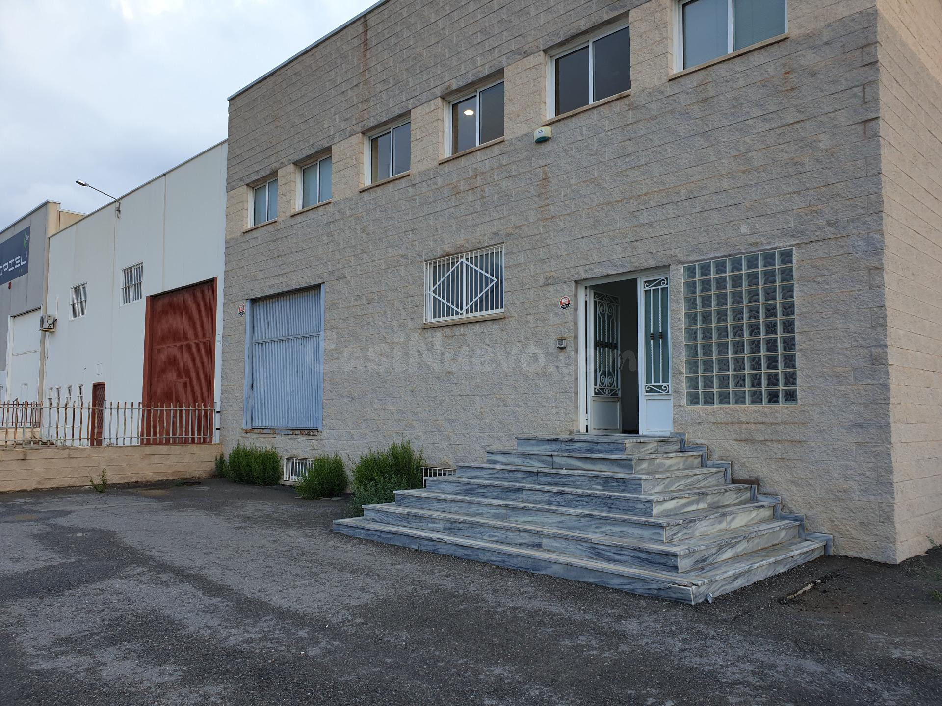 ¡¡¡NAVE INDUSTRIAL EN POLÍGONO LACY!!! - foto 3