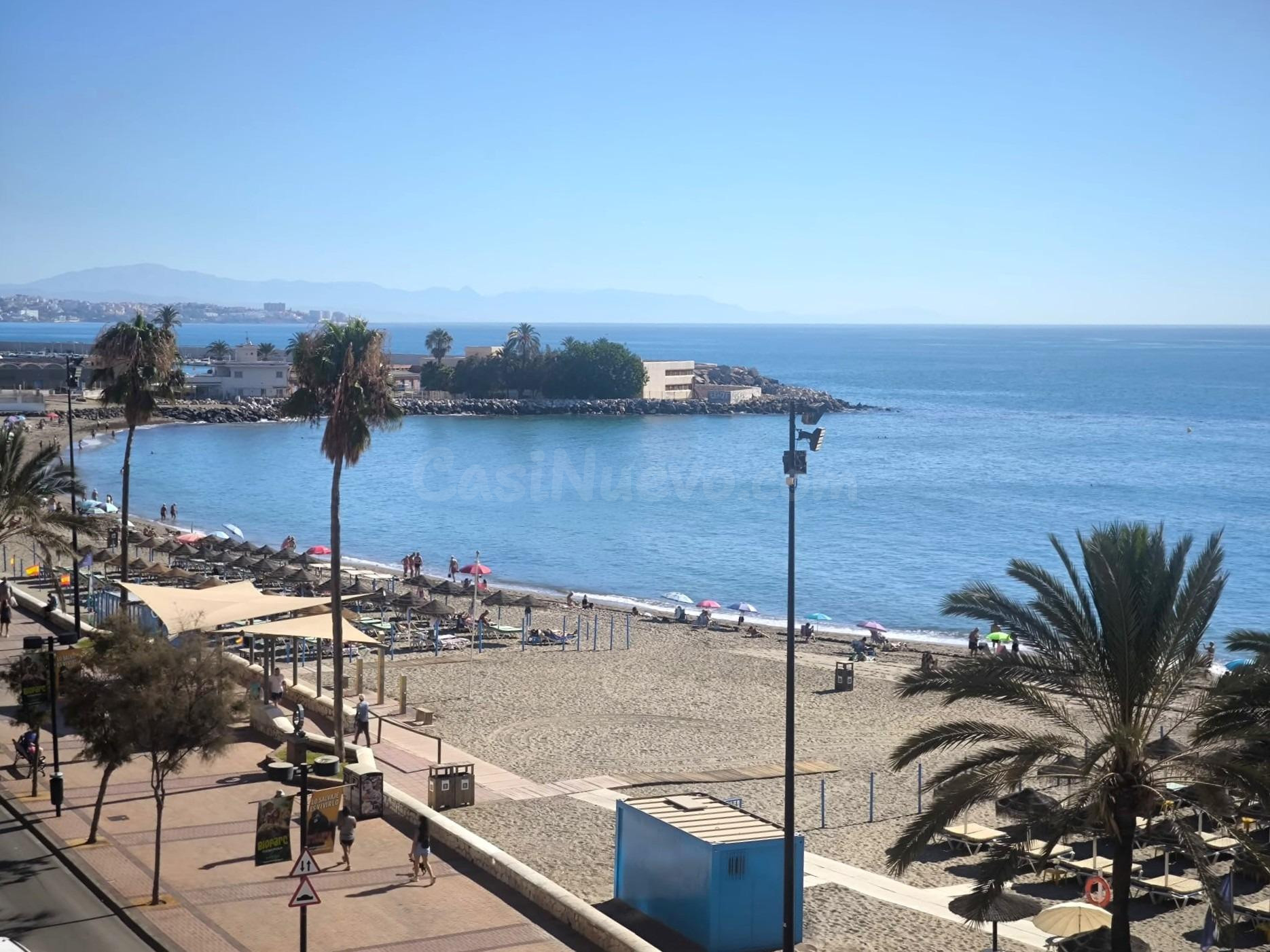 PRIMERA LINEA DE PLAYA. ZONA CENTRO DE FUENGIROLA. 3 DORMITO - foto 4