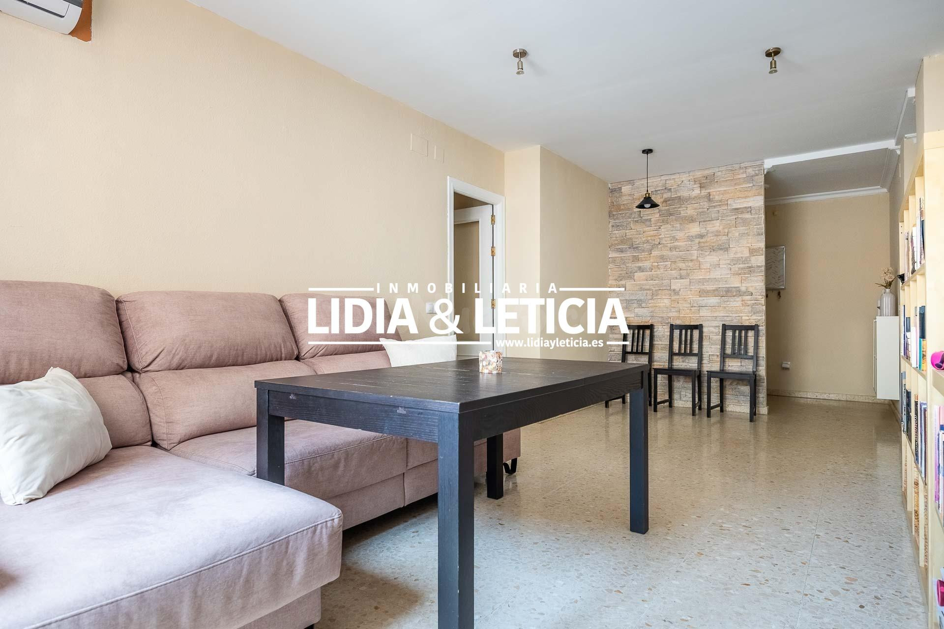 Piso impecable en Alcalá de Guadaira 3 o 4 dorm, 2 baños, ga - foto 2