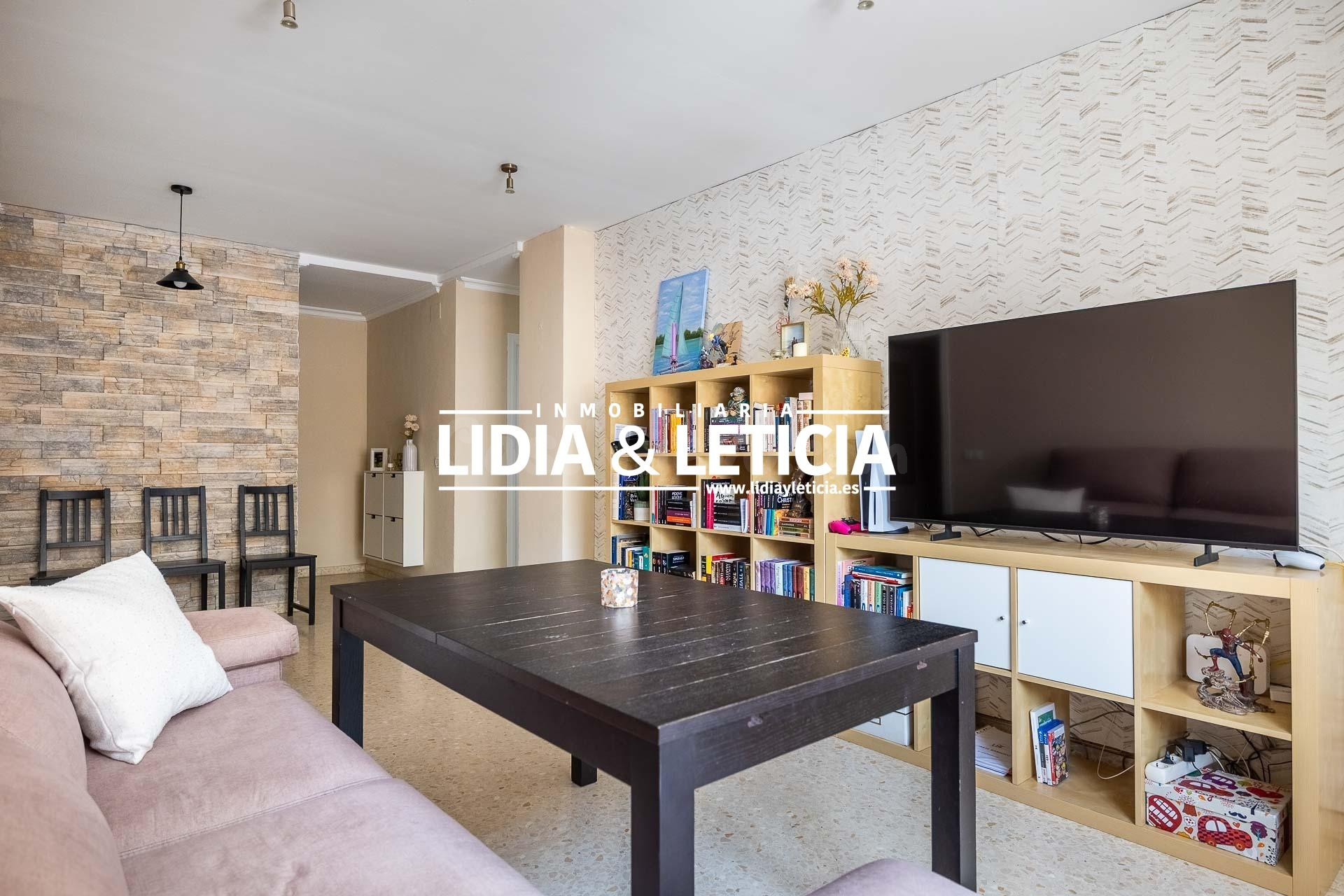 Piso impecable en Alcalá de Guadaira 3 o 4 dorm, 2 baños, ga - foto 3