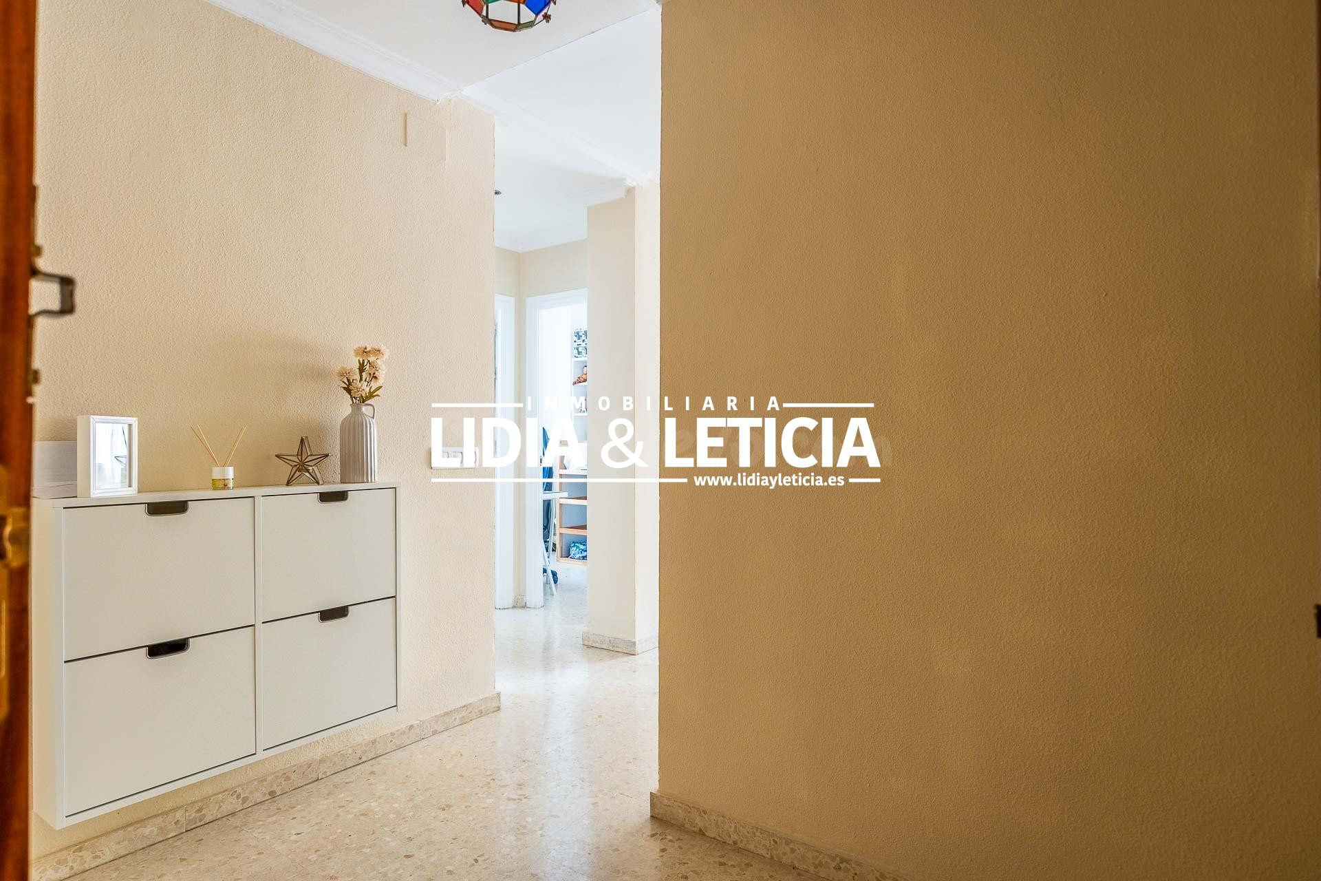 Piso impecable en Alcalá de Guadaira 3 o 4 dorm, 2 baños, ga - foto 4