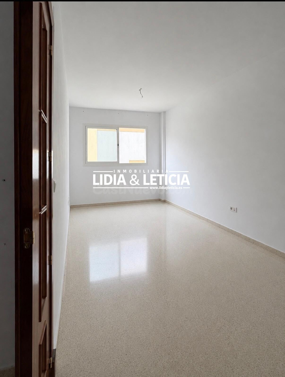 Piso VPO en Zona Pablo VI Montecarmelo Alcala de Guadaria - foto 2