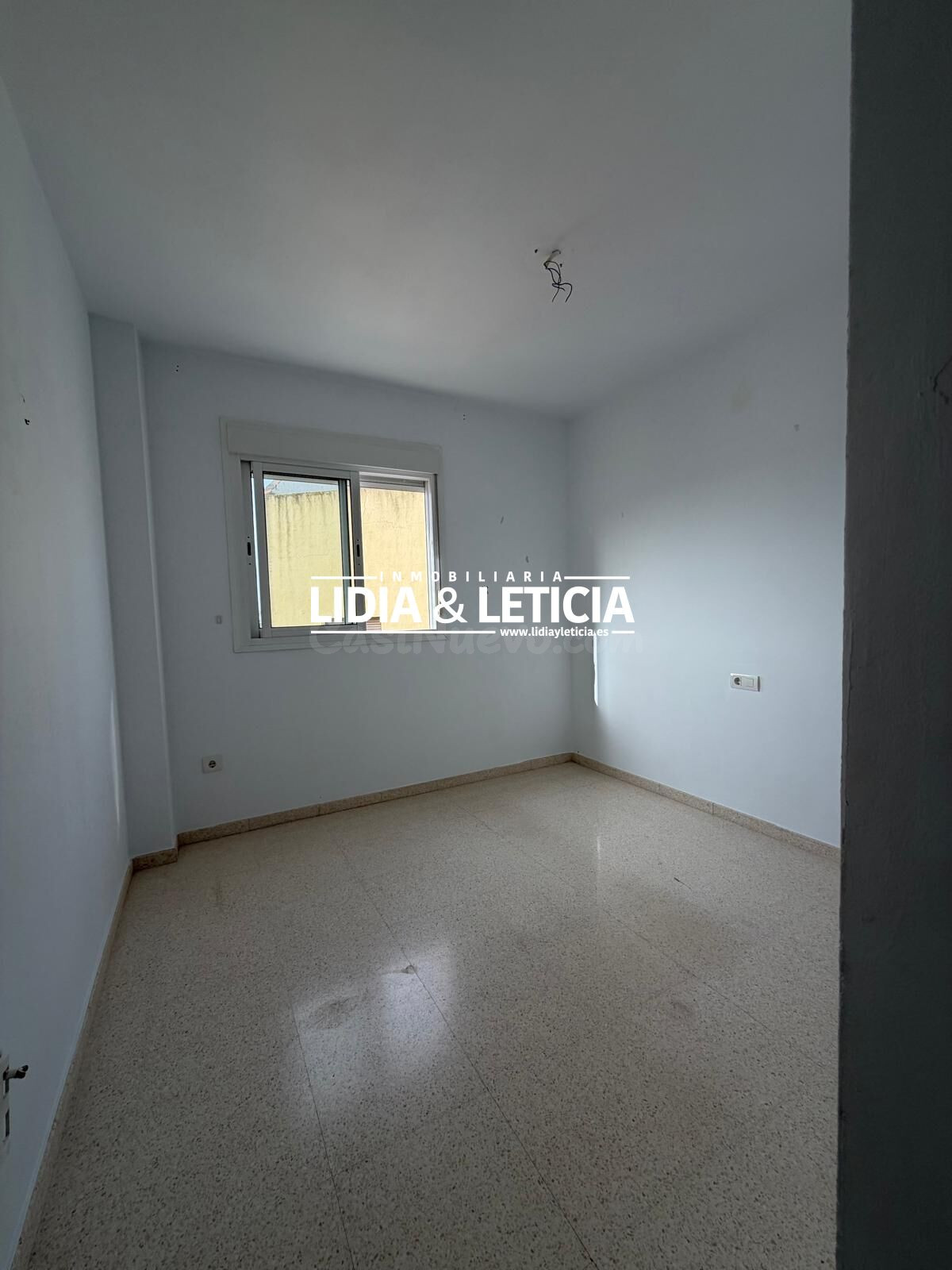 Piso VPO en Zona Pablo VI Montecarmelo Alcala de Guadaria - foto 3