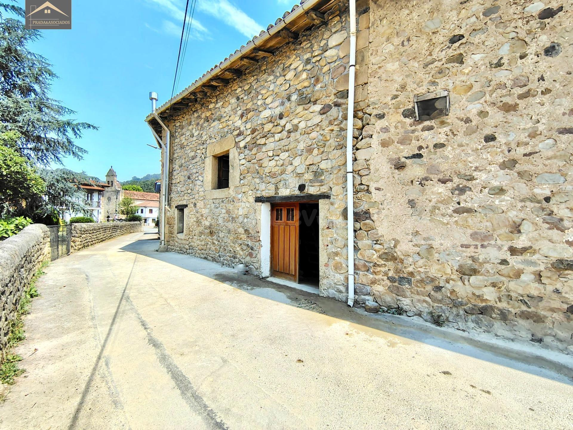 CASA Y TERRENO EN ARENAS DE IGUÑA. - foto 3