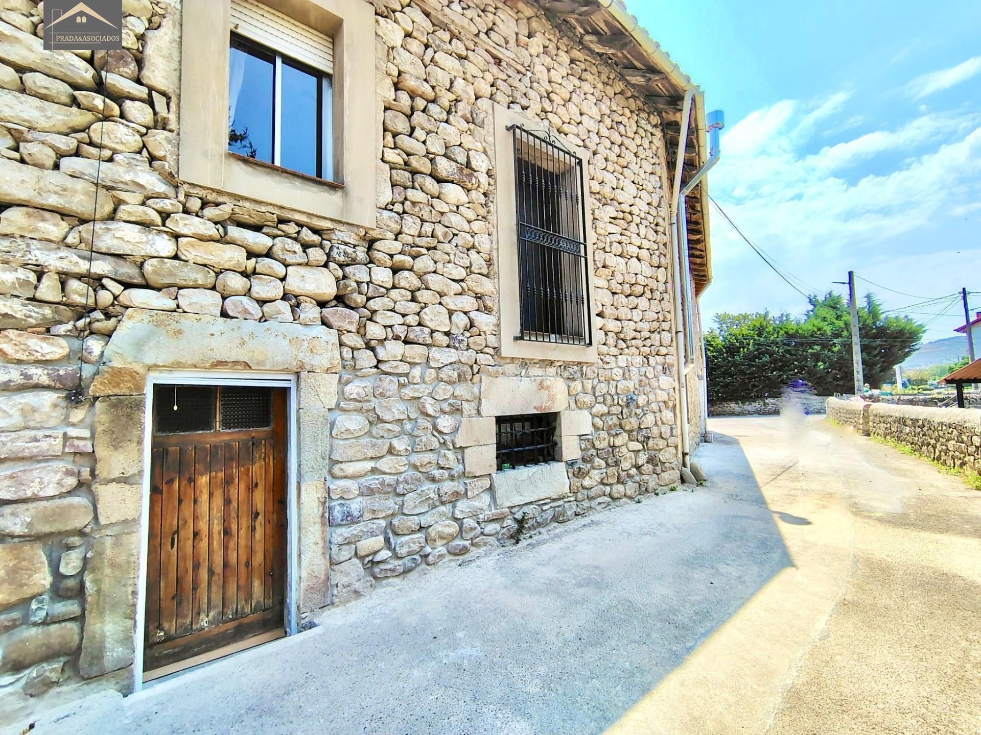 CASA Y TERRENO EN ARENAS DE IGUÑA. - foto 4