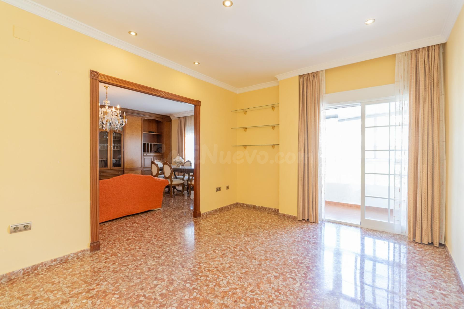 Con 155 m2 descubre éste piso señorial y de gran amplitud !! - foto 3